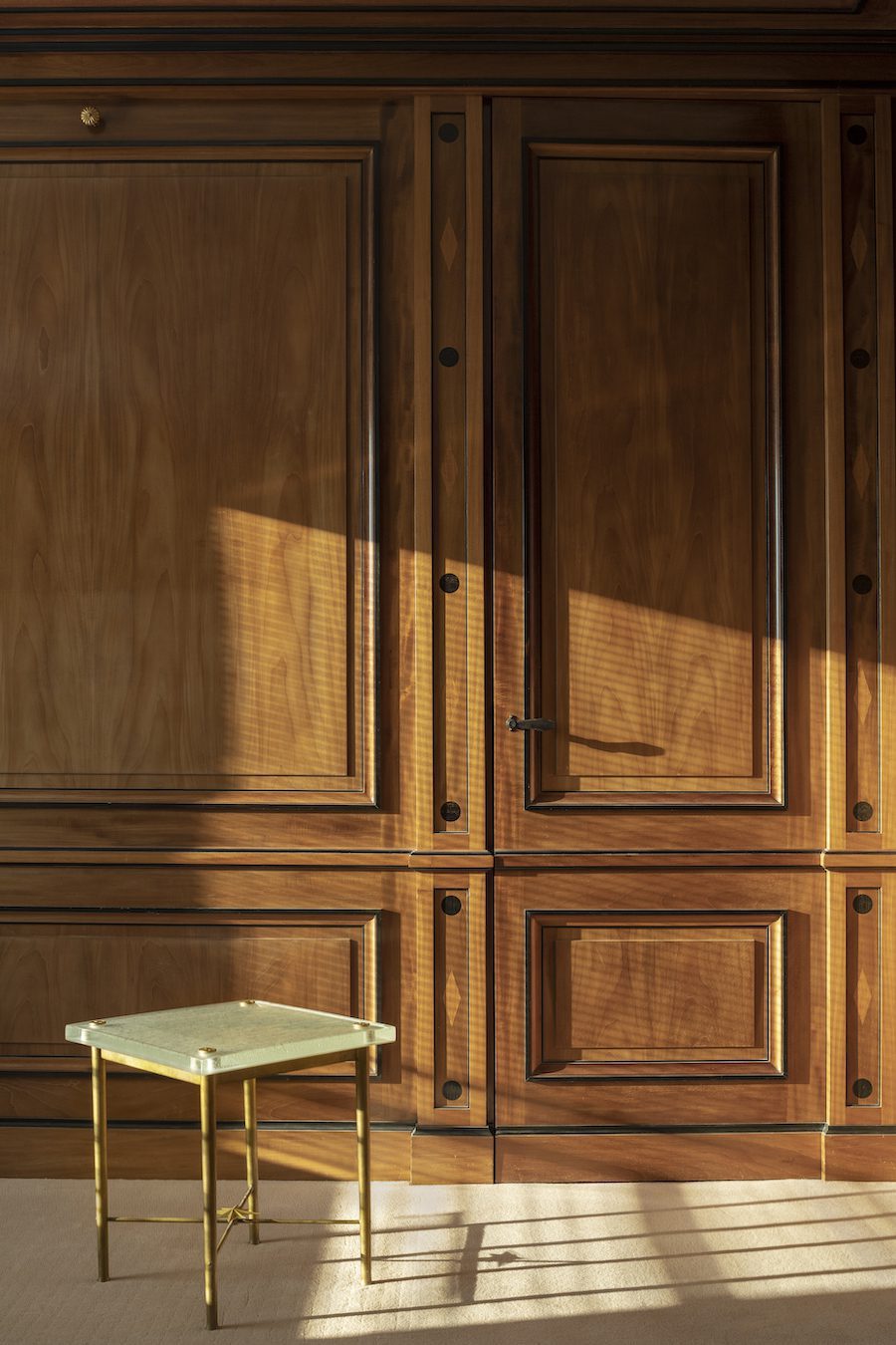 TheInvisibleCollection_JeromeFaillantDumas_EtoileSideTable_EmilioTerry1