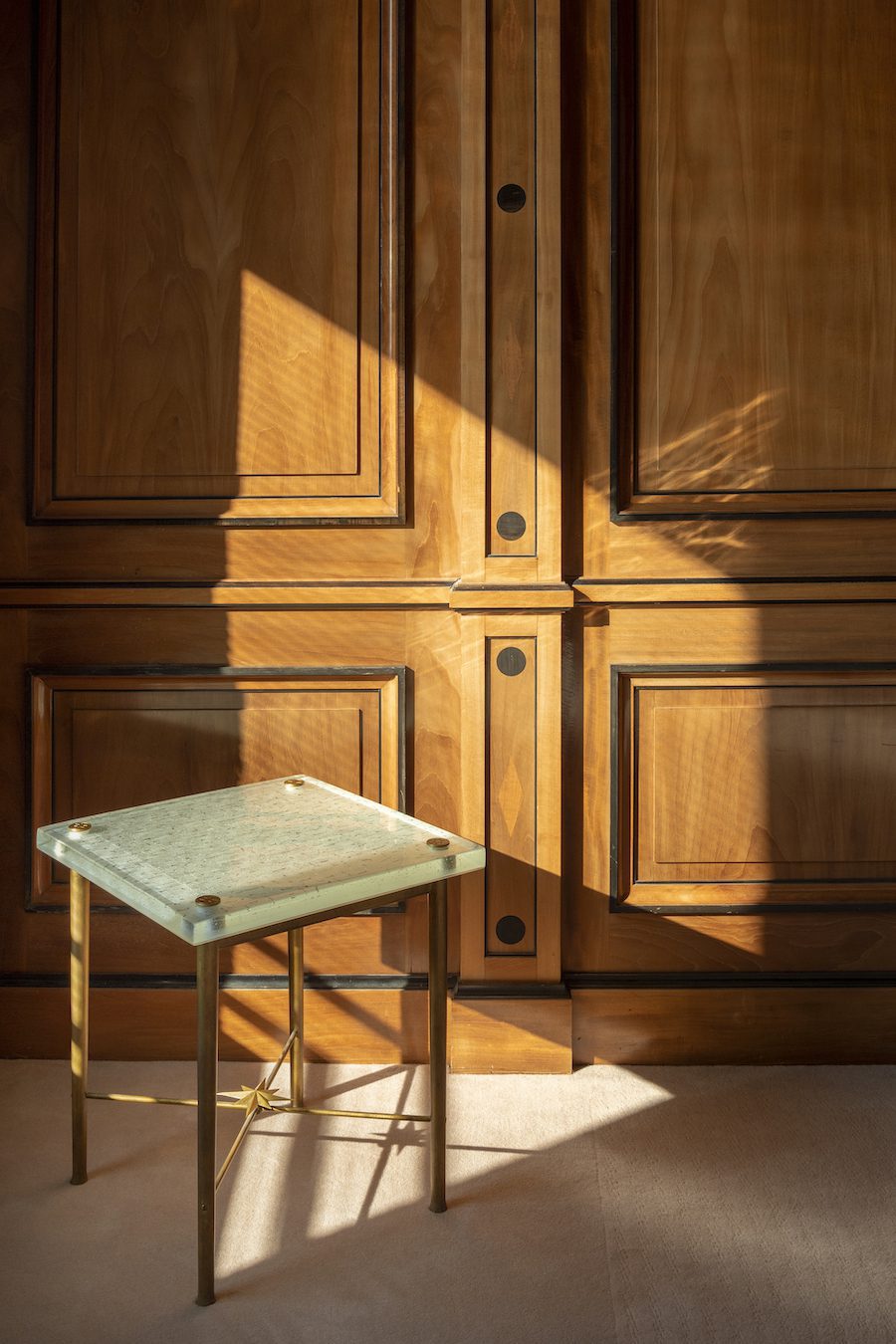 TheInvisibleCollection_JeromeFaillantDumas_EtoileSideTable_EmilioTerry2