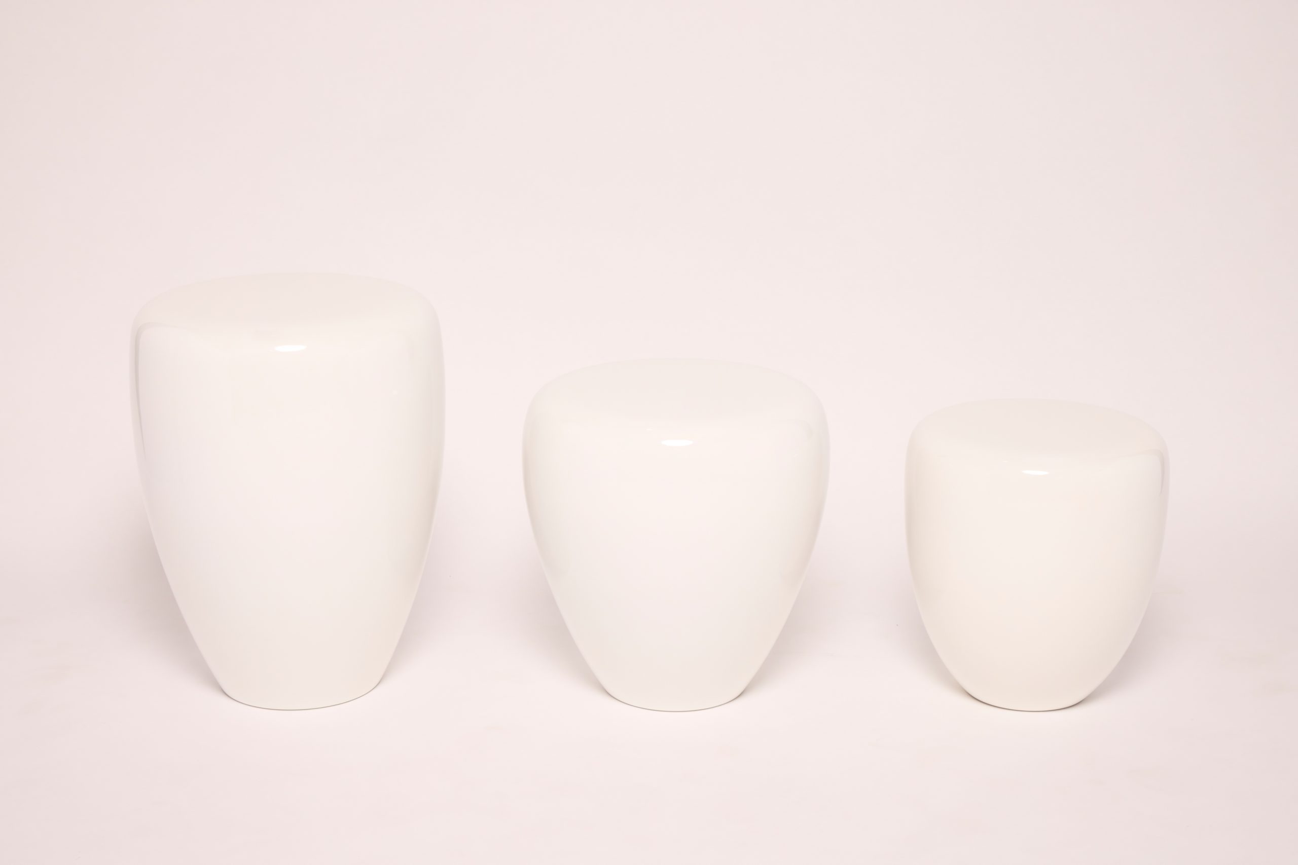 InvisibleCollection_RedaAmalou_DotSideTable_MilkyWhite_Glossy