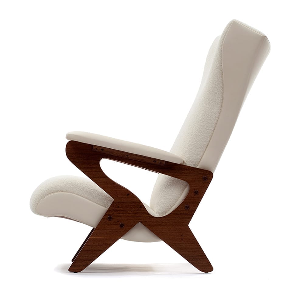 Armchair_1-1 The_Invisible_Collection_Etel_R_Armchair