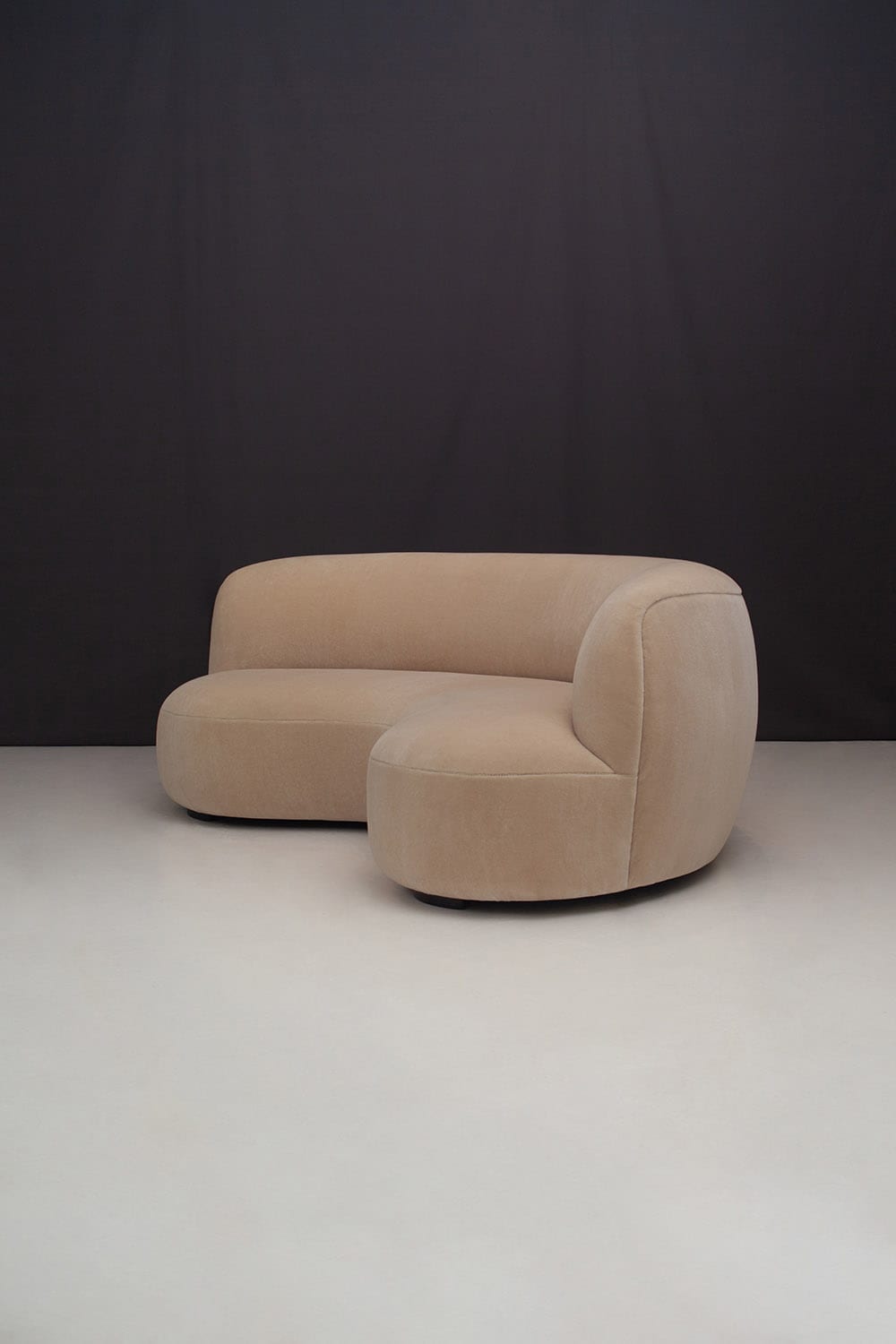 TheInvisibleCollection_PierreAugustinRose_190_Sofa