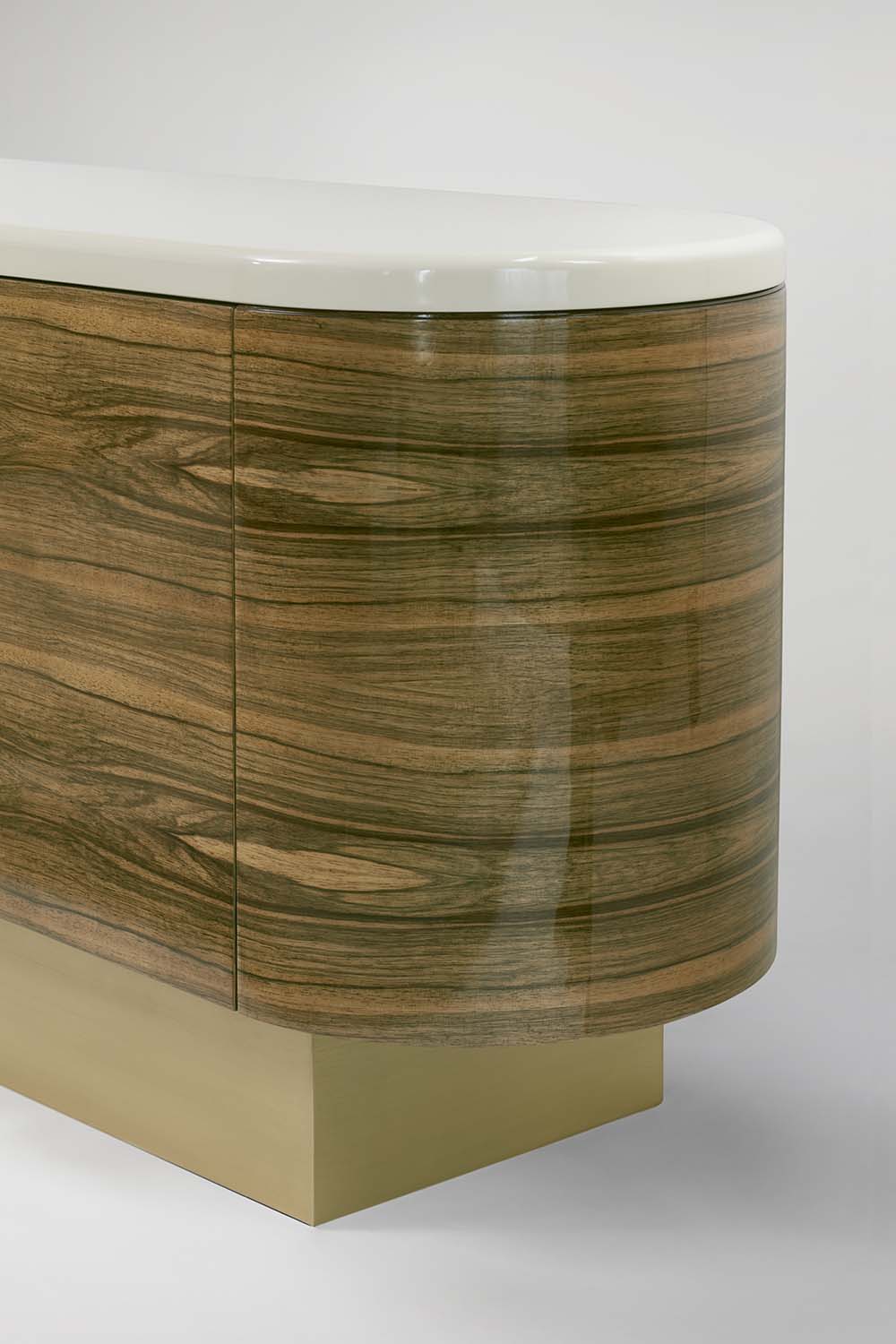 Buffet Into The Woods par Damien Langlois-Meurinne - The Invisible Collection Buffet Into The Woods par Damien Langlois-Meurinne - The Invisible Collection