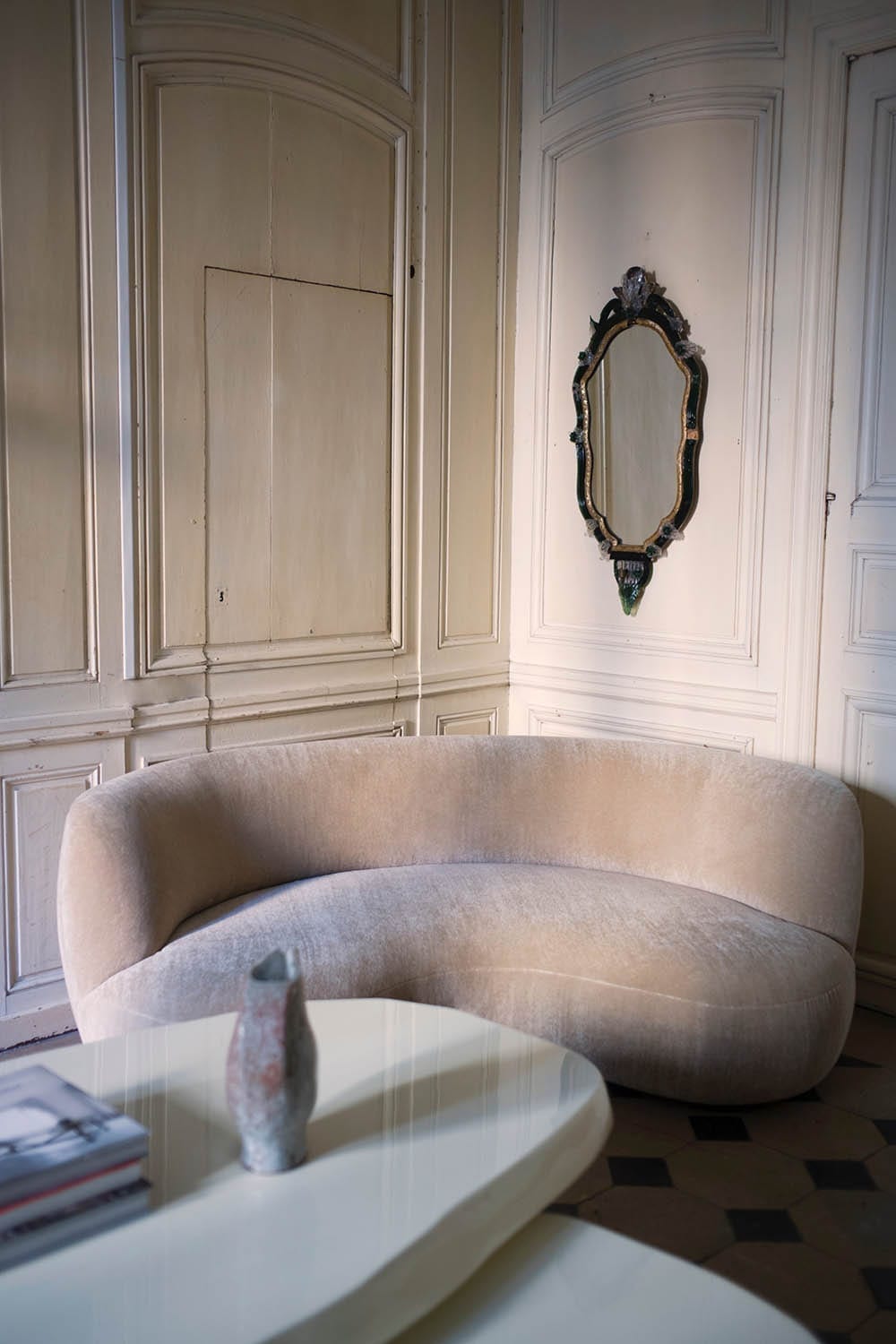 TheInvisibleCollection_PierreAugustinRose_190_Sofa