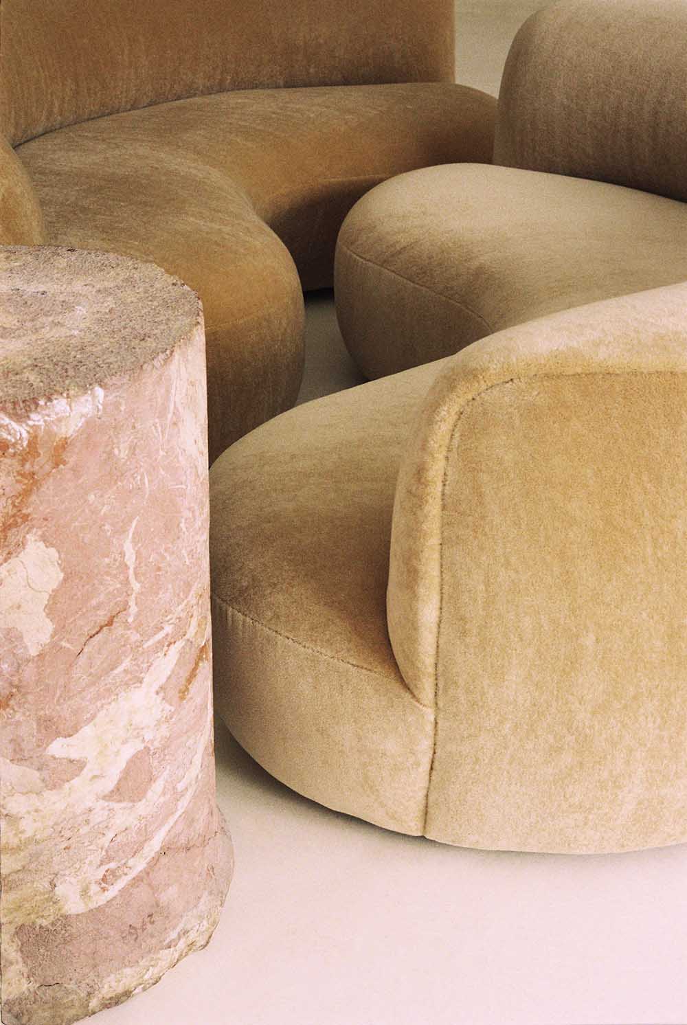 TheInvisibleCollection_PierreAugustinRose_190_Sofa