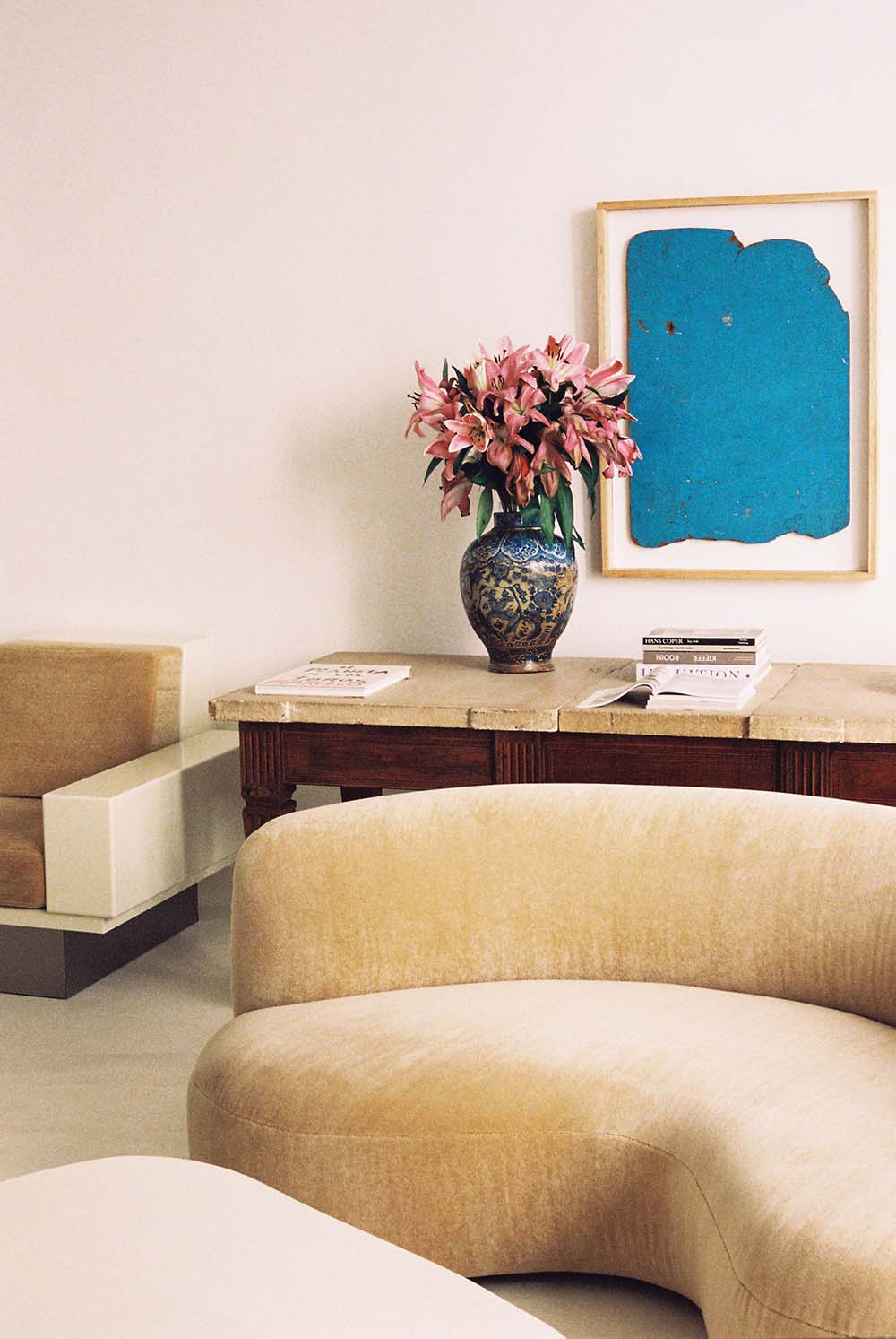 Theinvisiblecollection_PierreAugustinRose_In-Situ_sofa-2