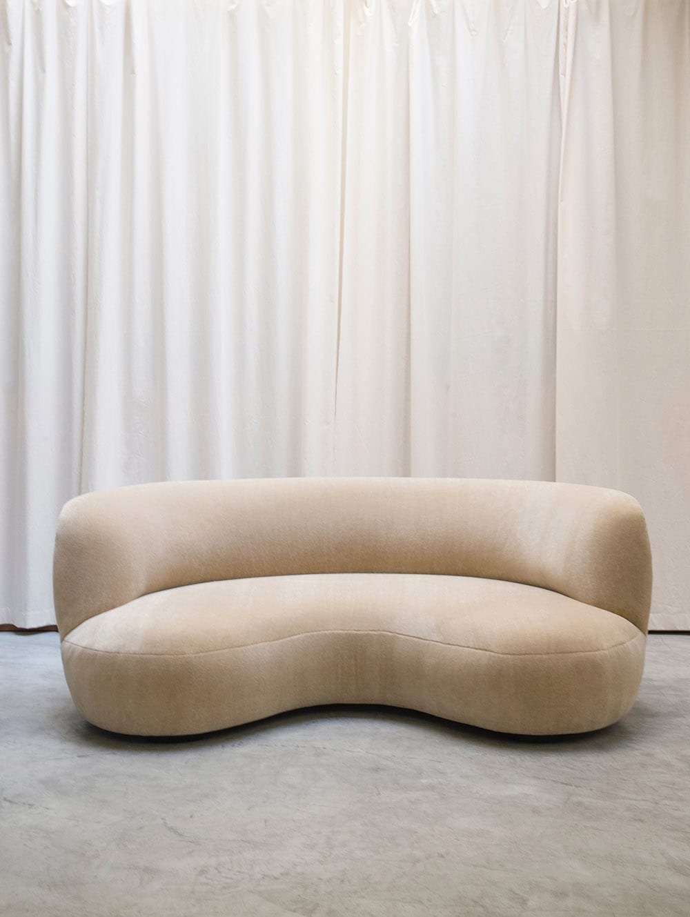 Theinvisiblecollection_PierreAugustinRose_Sofa_Front