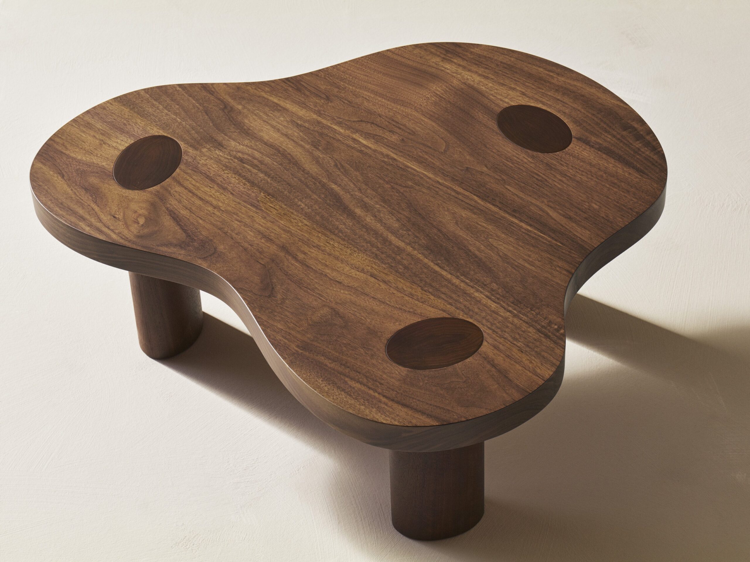TheInvisibleCollection_LouiseLiljencrantz_Mini Cloud Table Walnut Classic_1