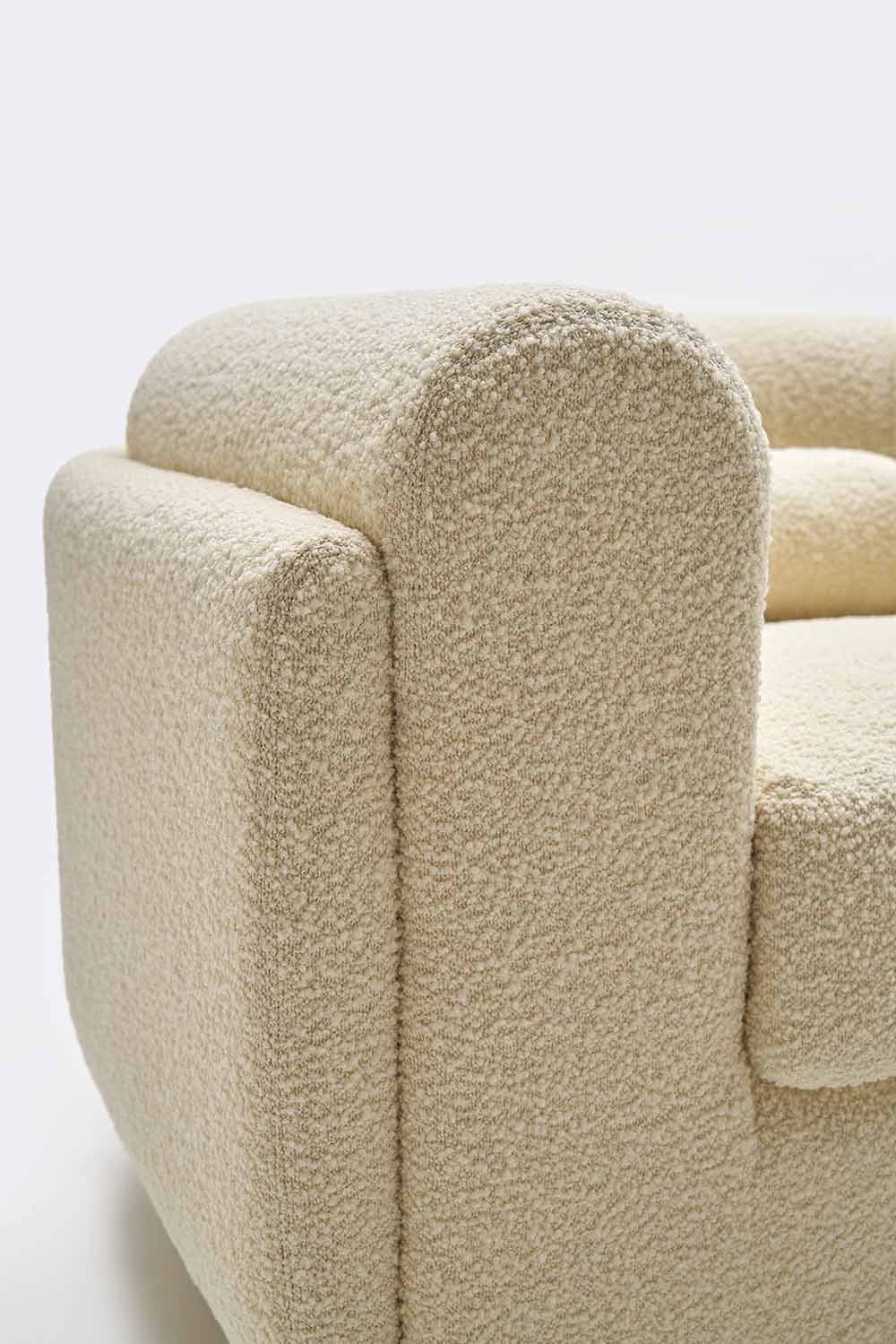 TheInvisibleCollection_CharlotteBiltgen_Armchair_Eileen2