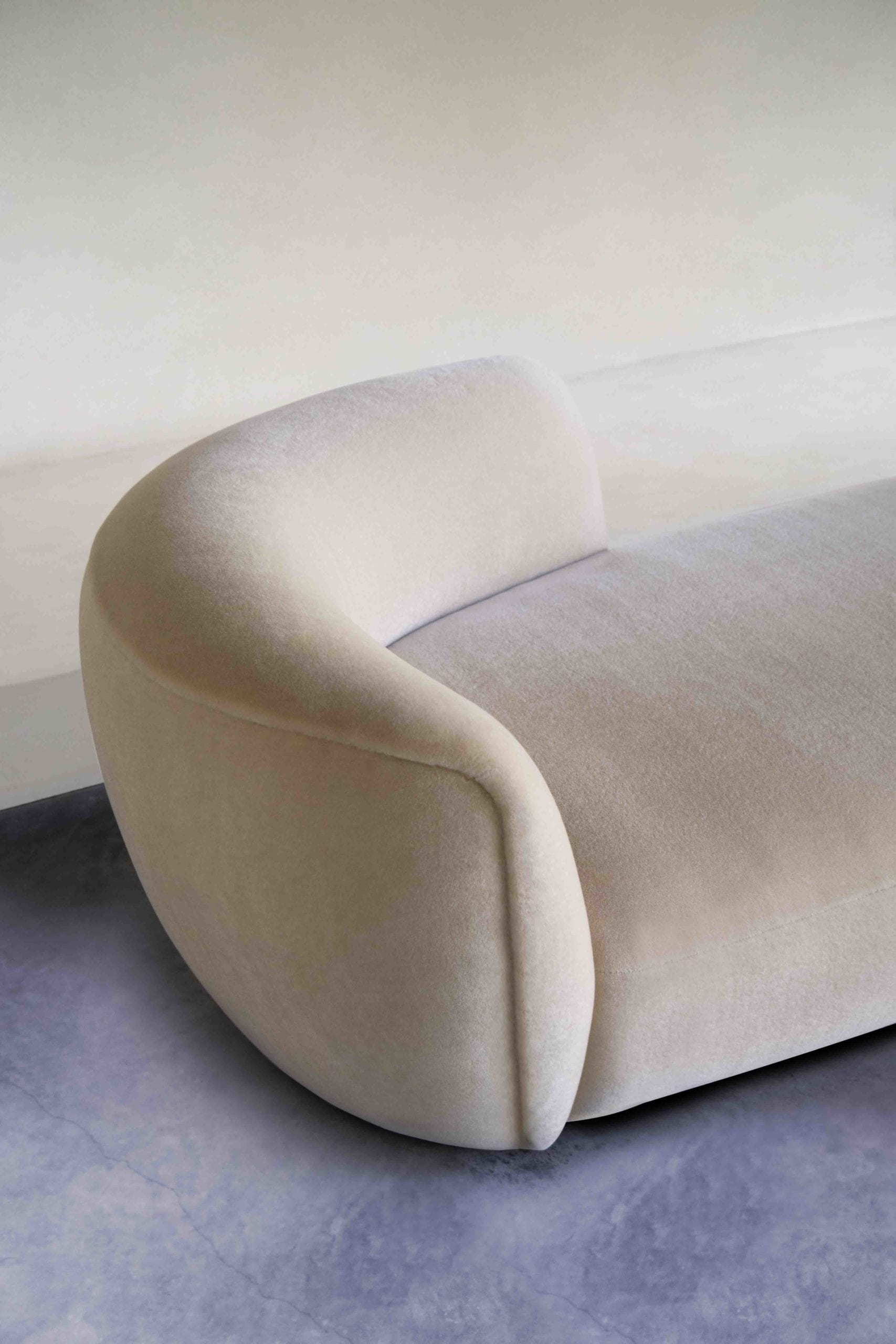 TheInvisibleCollection_PierreAugustinRose_ConfidentSofa1