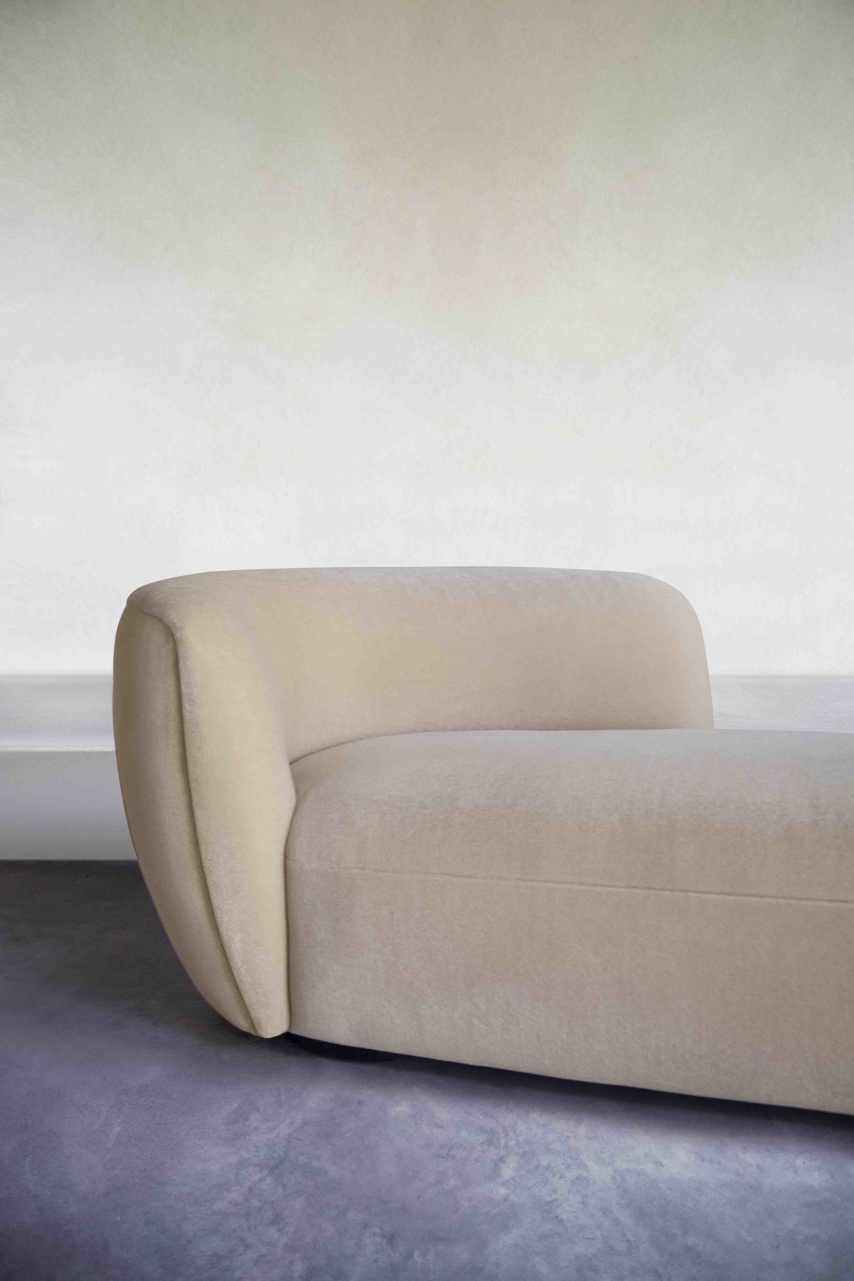 TheInvisibleCollection_PierreAugustinRose_ConfidentSofa6