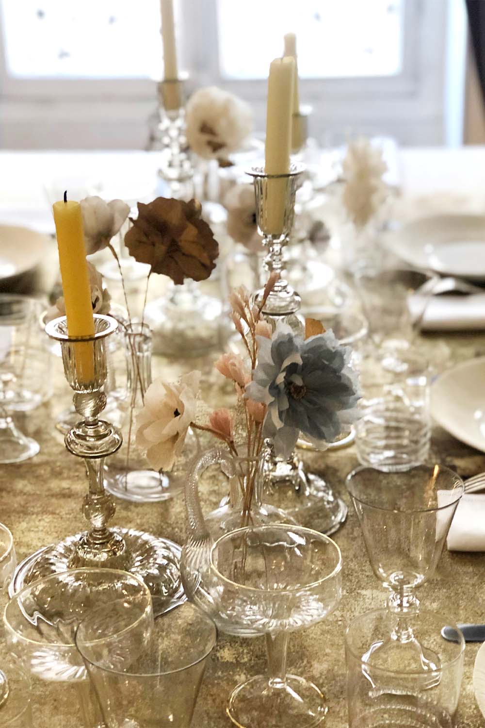 The Invisible Collection Christmas Dinner Set for 12 Diner en Ville