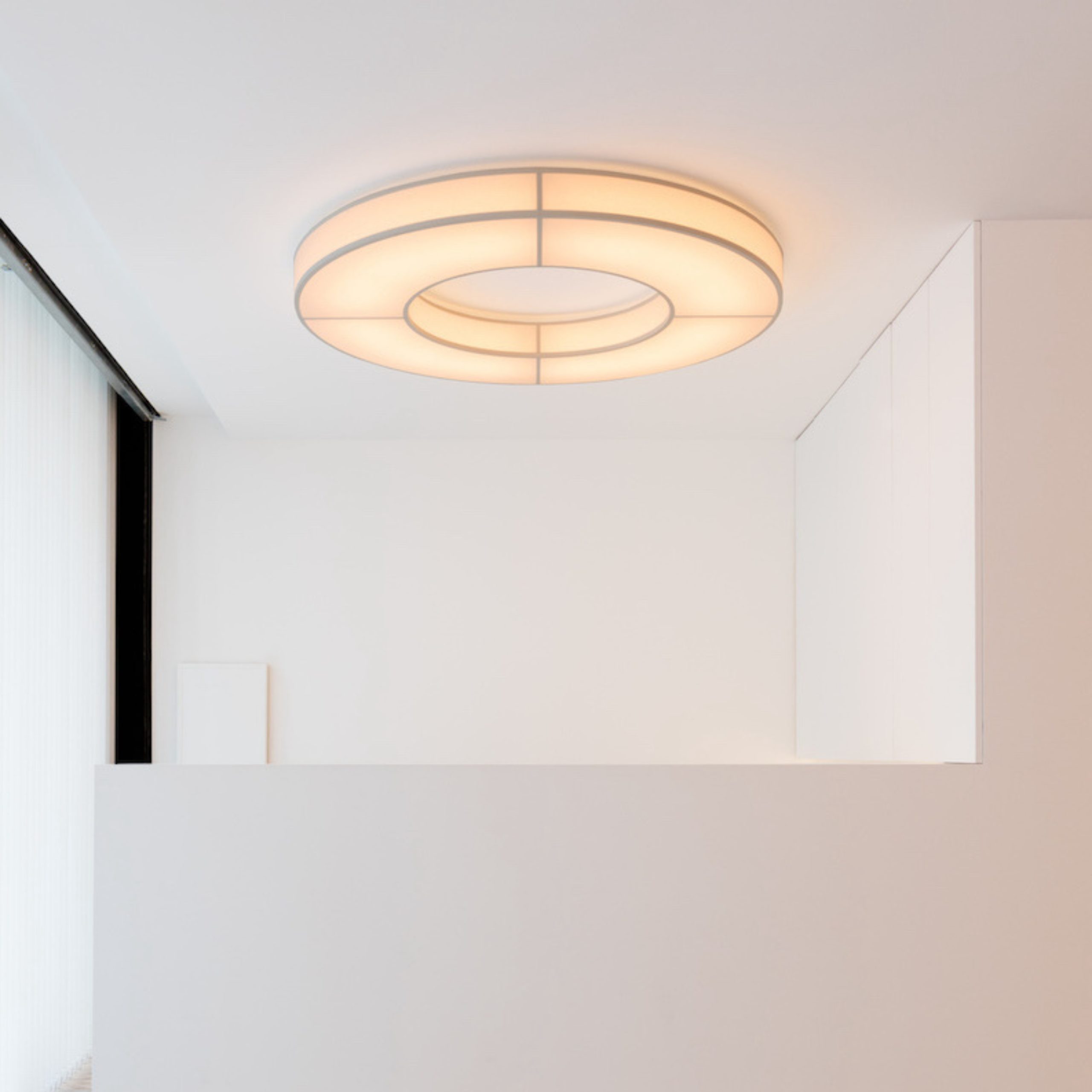 InvisibleCollection_Ozone_LineC_CeilingLamp_Hover