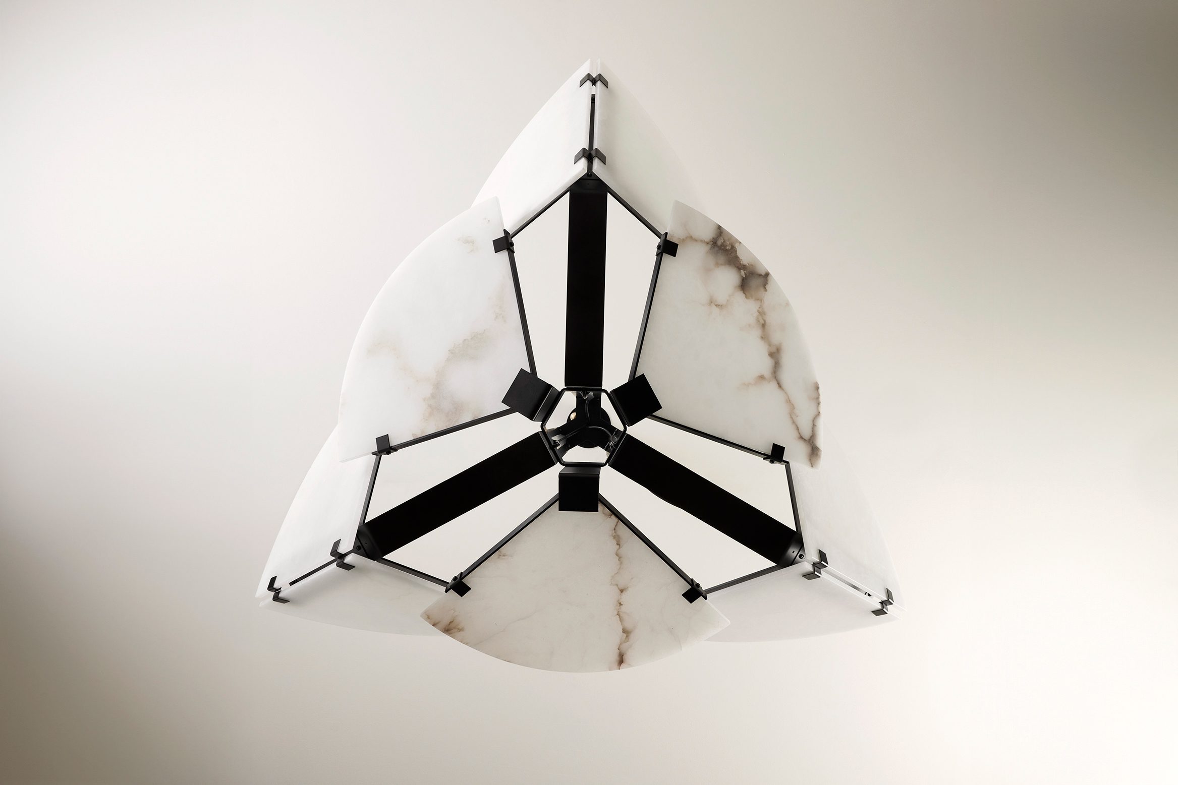 InvisibleColelction_GalerieMCDE_Quart De Rond Ceiling Lamp_SUS102B_4_
