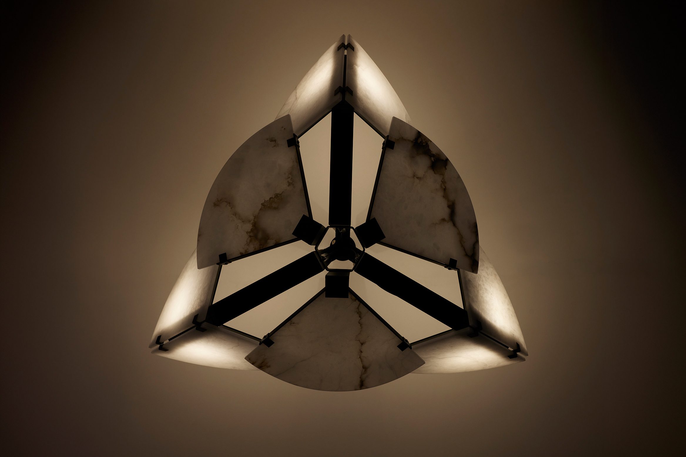 InvisibleColelction_GalerieMCDE_Quart De Rond Ceiling Lamp_SUS102B_6