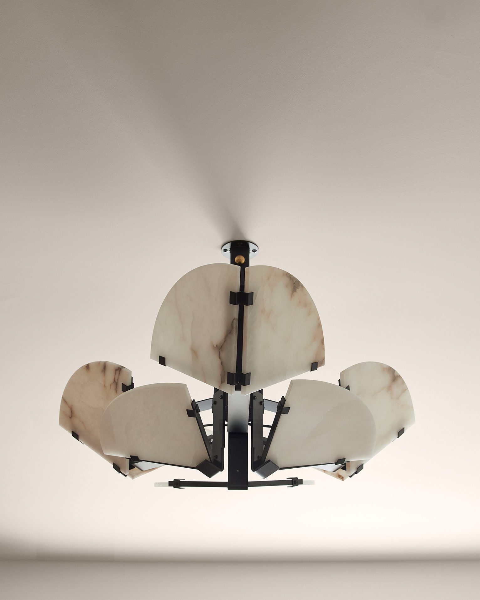 InvisibleColelction_GalerieMCDE_Quart De Rond Ceiling Lamp_SUS102B_7