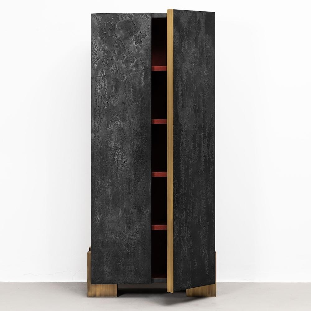 TheInvisibleCollection_PierreBonnefille_CabinetBloc_Carbone_hover