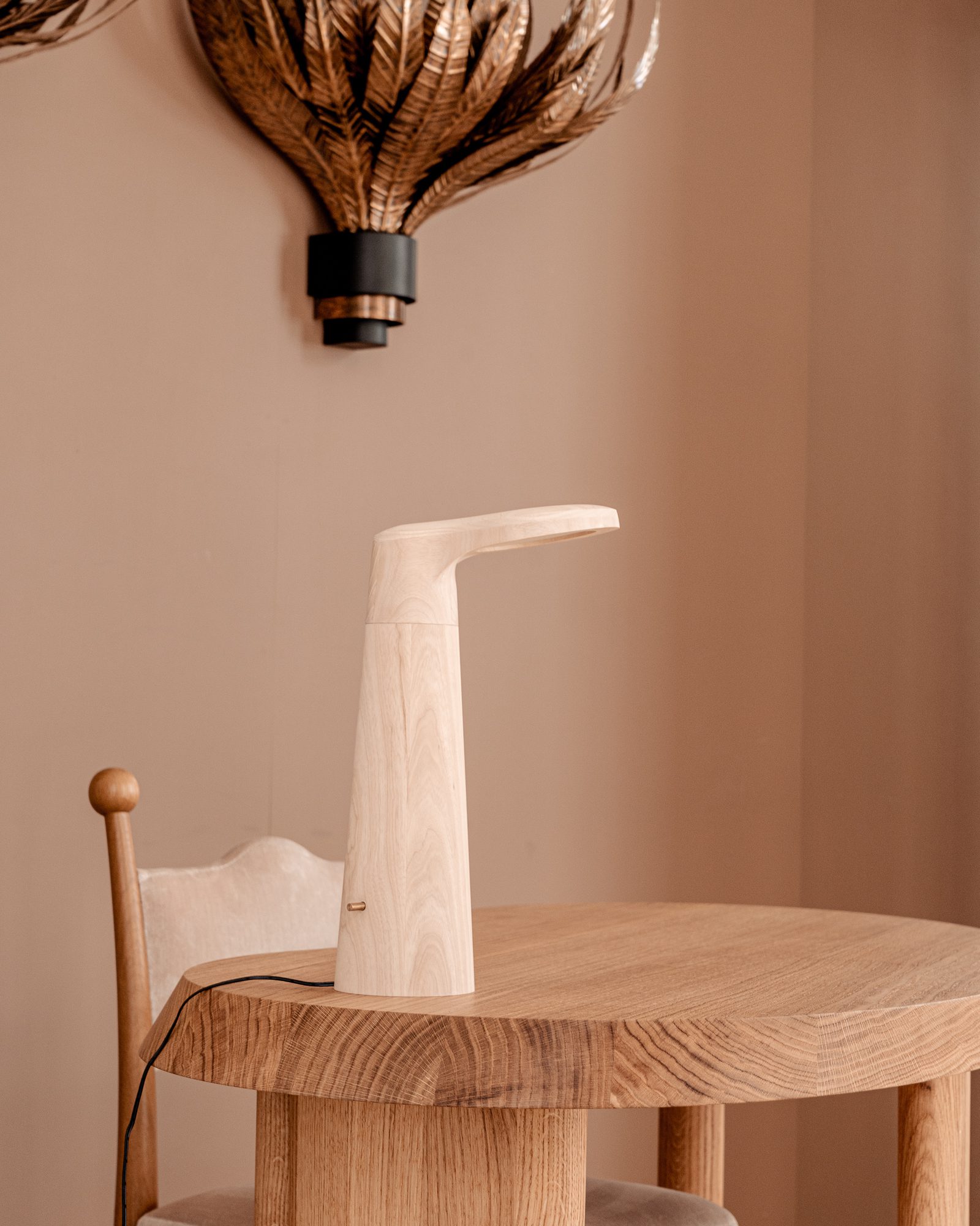 InvisibleCollection-London-Mews-Isato-Prugger-StudioLampWhiteAsh_WEB-08