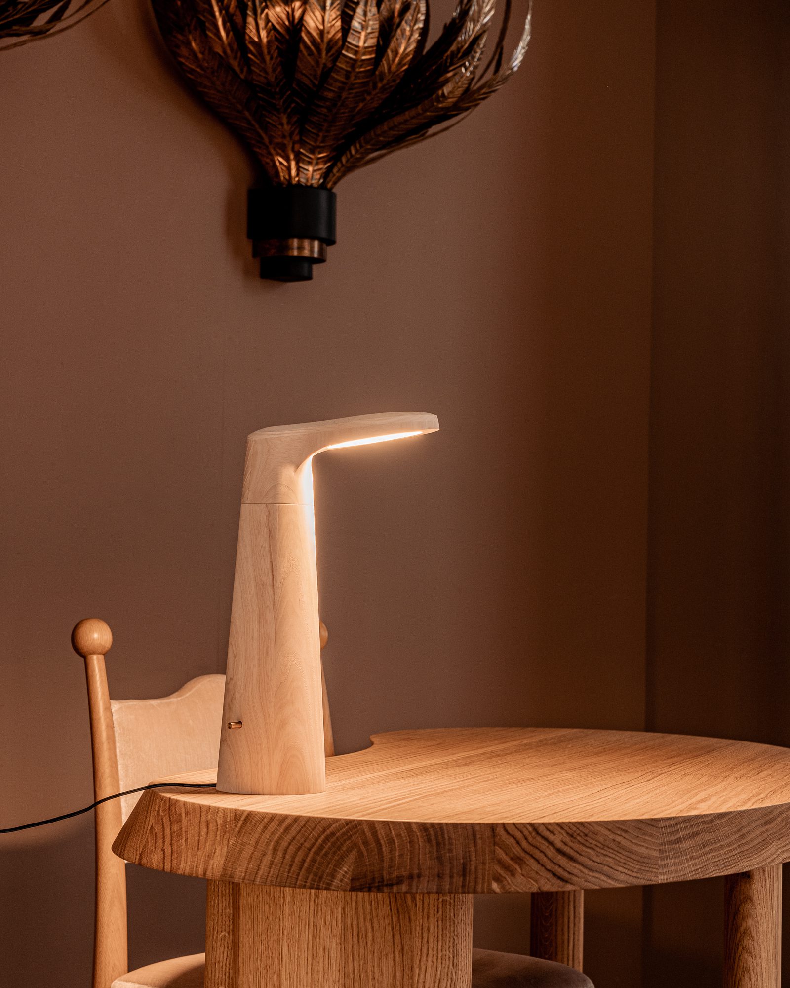 InvisibleCollection-London-Mews-Isato-Prugger-StudioLampWhiteAsh_WEB-09