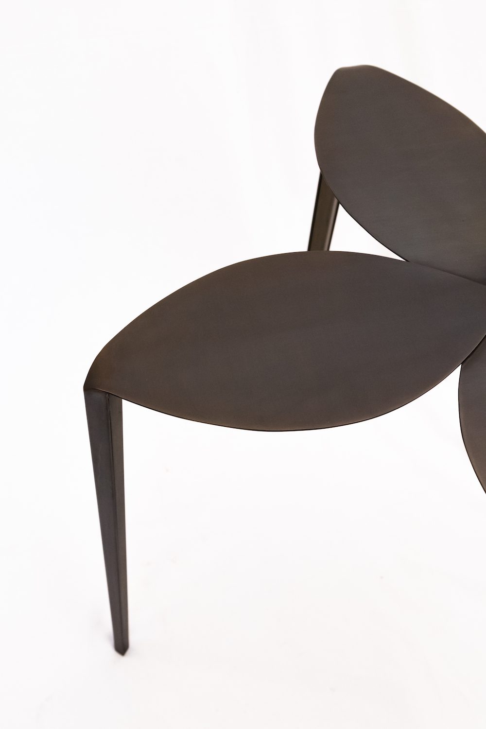 TheInvisibleCollection_AllegraHicks_FLOWER SET OF 2 BEDSITE TABLE_black detail