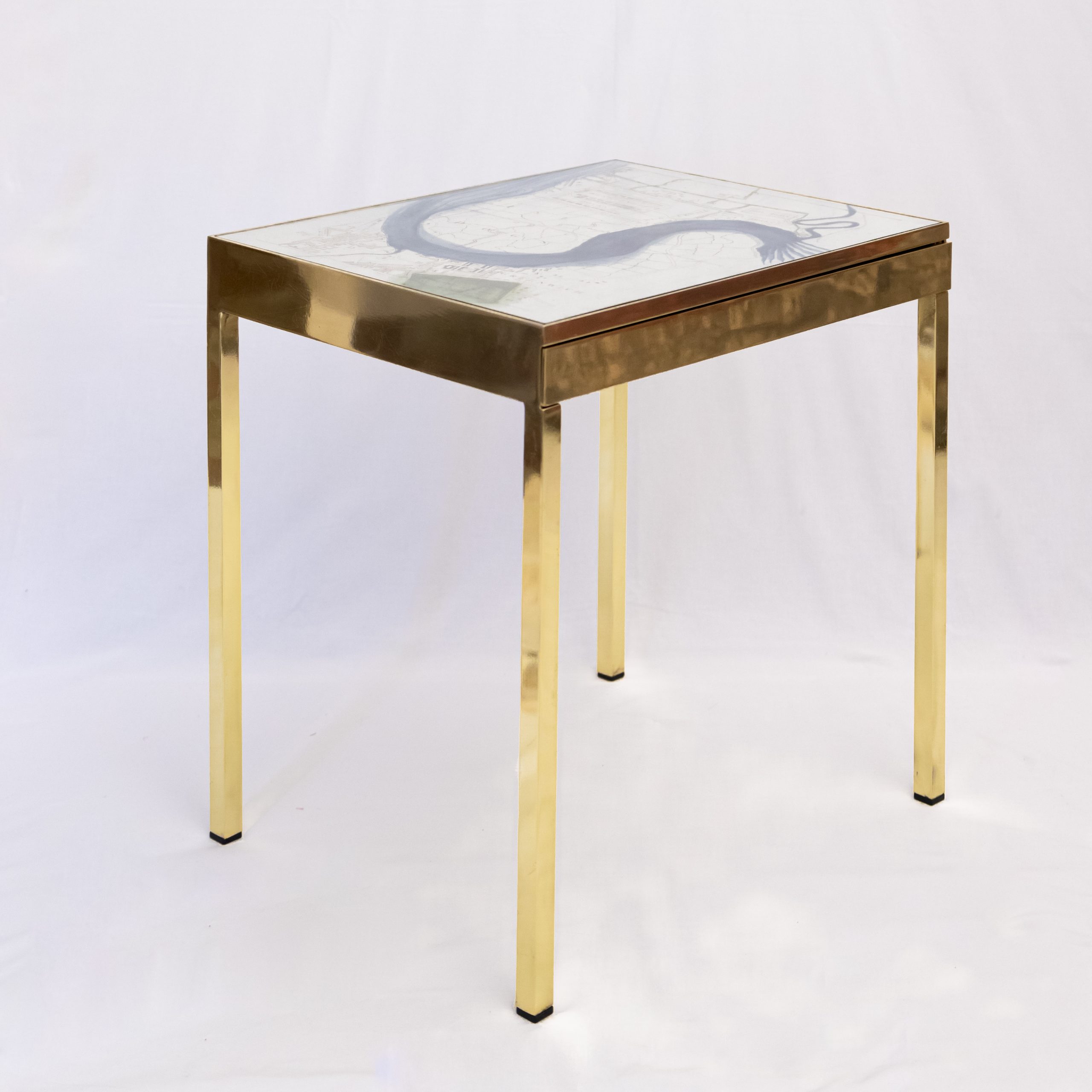 TheInvisibleCollection_Allegra_Hicks_Iris_London_7_Bedside_Table0