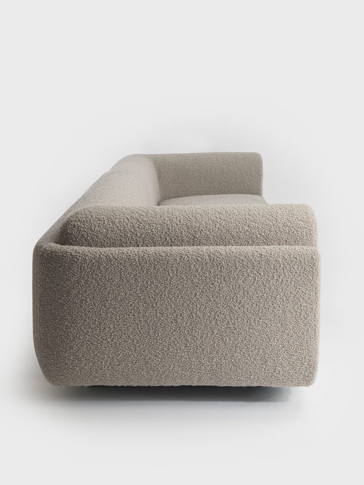 TheInvisibleCollection_CharlotteBiltgen_Eileen-Sofa2