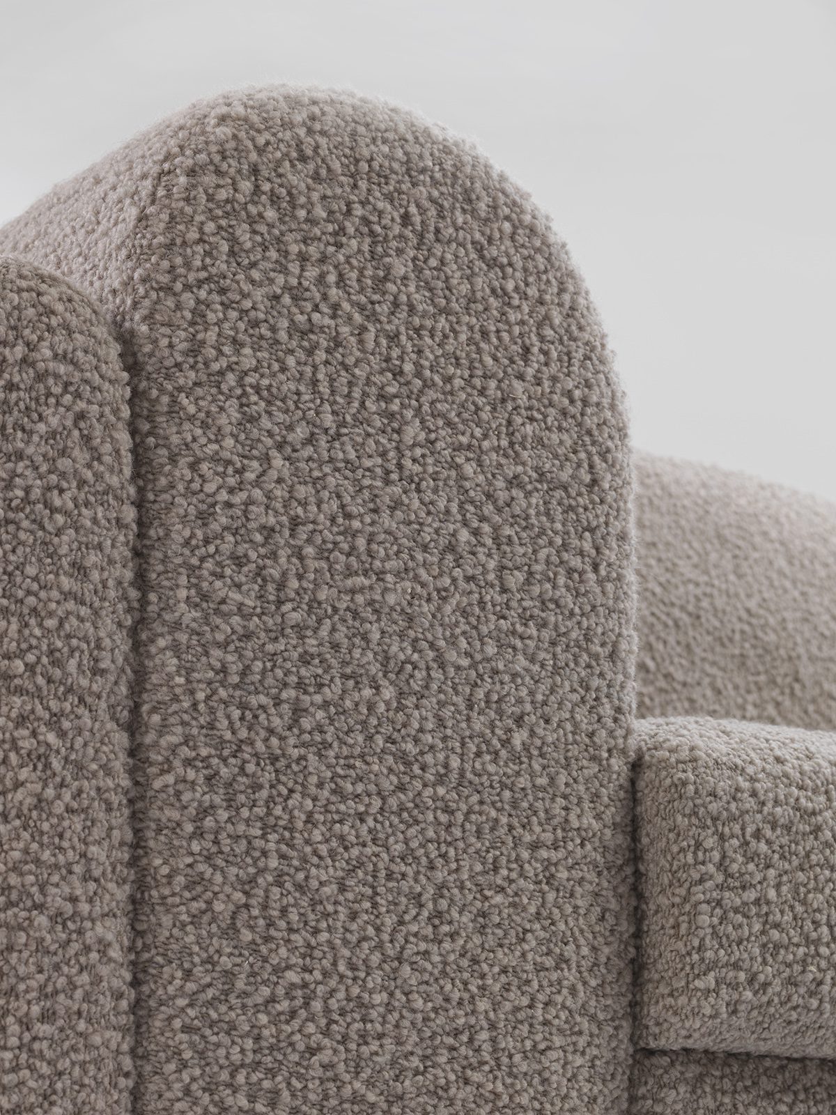 TheInvisibleCollection_CharlotteBiltgen_Eileen-Sofa3