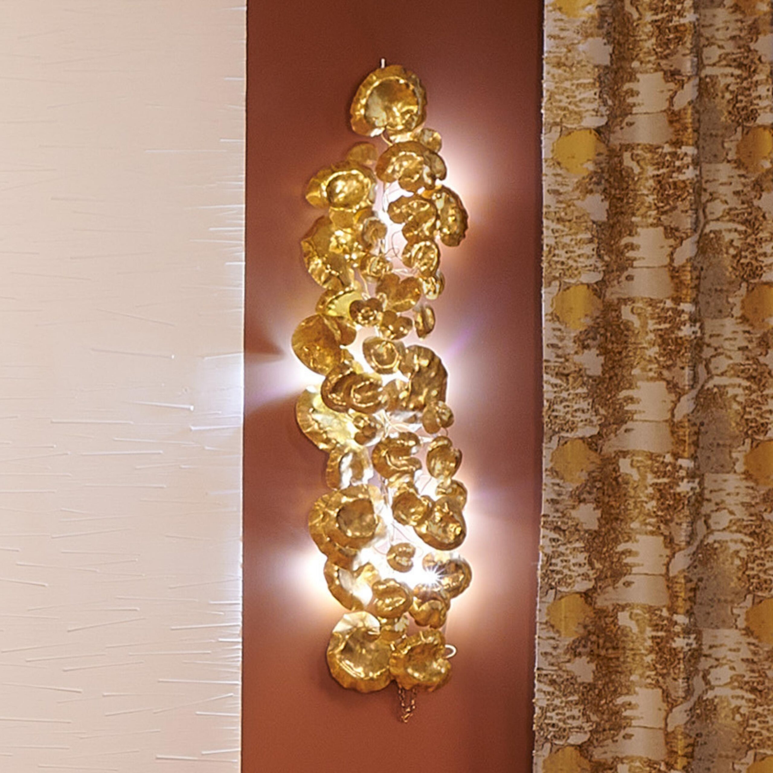 TheInvisibleCollection_GoossensParis_Water_Lily_Wall_Lamp_Large_Hover