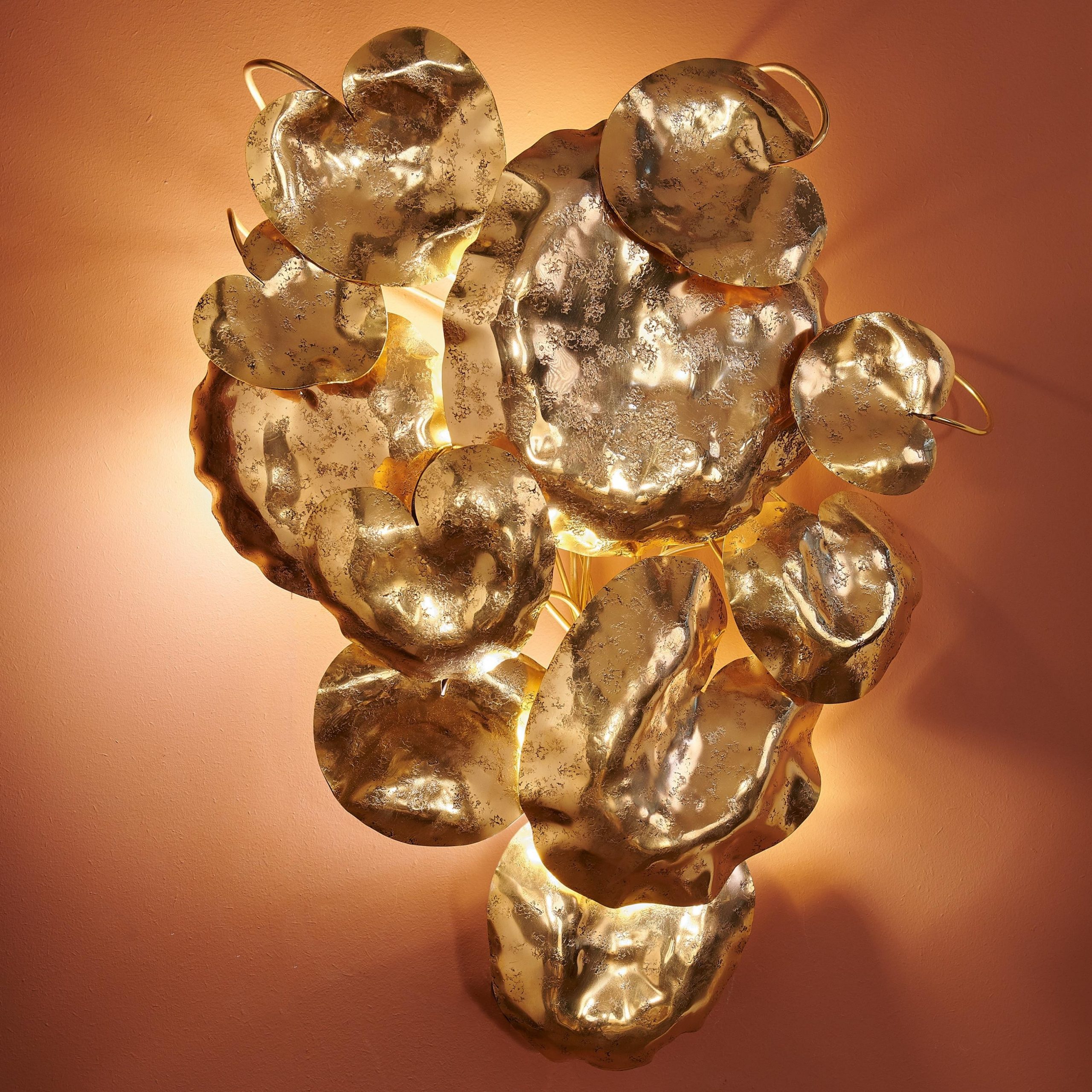 TheInvisibleCollection_GoossensParis_Water_Lily_Wall_Lamp_Small_Hover