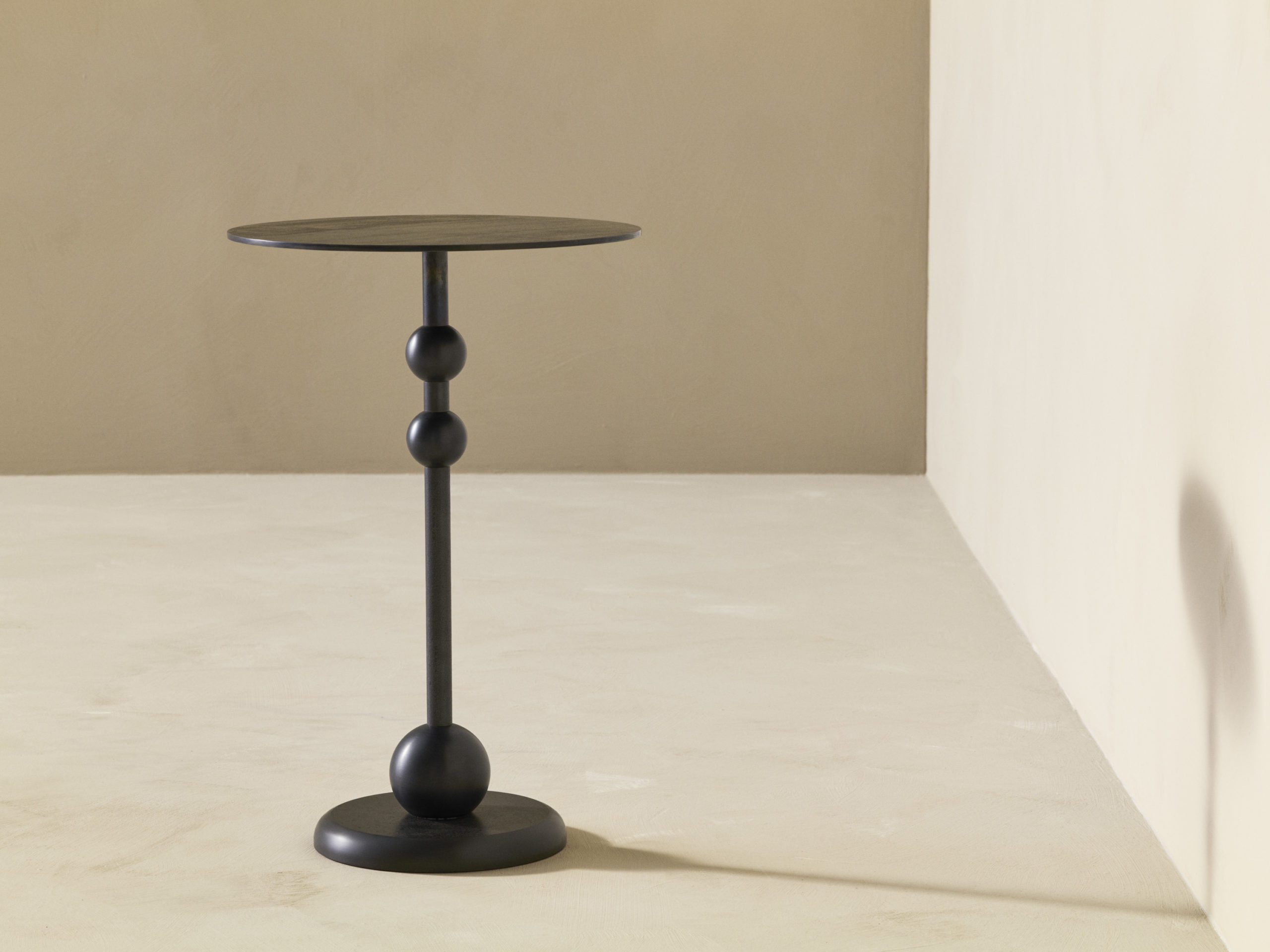 TheInvisibleCollection_LouiseLiljencrantz_Eight Side Table S_1