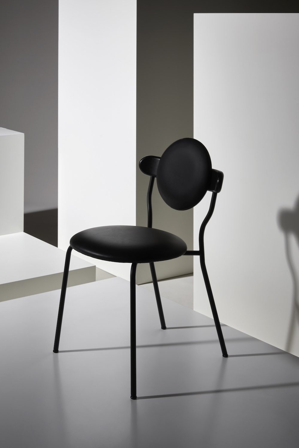 TheInvisibleCollection_LaChance_PlanetChair_10