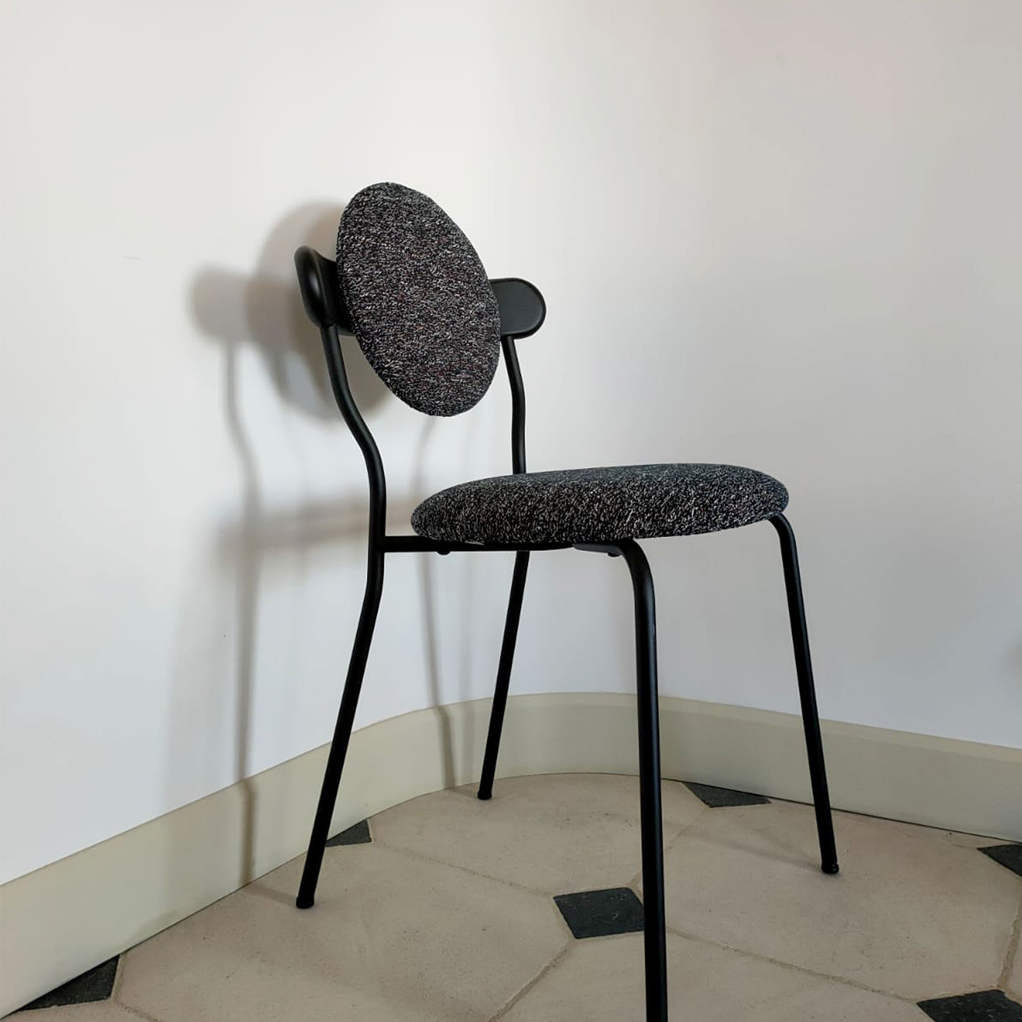 TheInvisibleCollection_LaChance_PlanetChair_24
