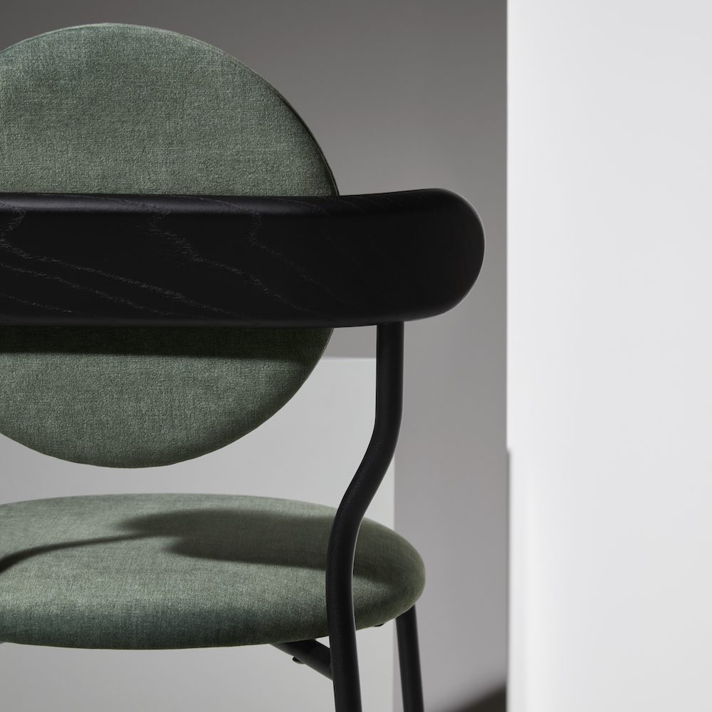 TheInvisibleCollection_LaChance_PlanetChair_6