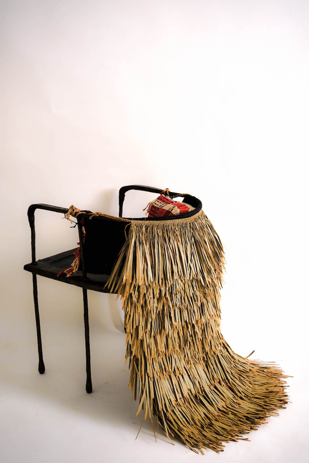 TheInvisibleCollection_AtelierAshieshShah_NagaChair_1