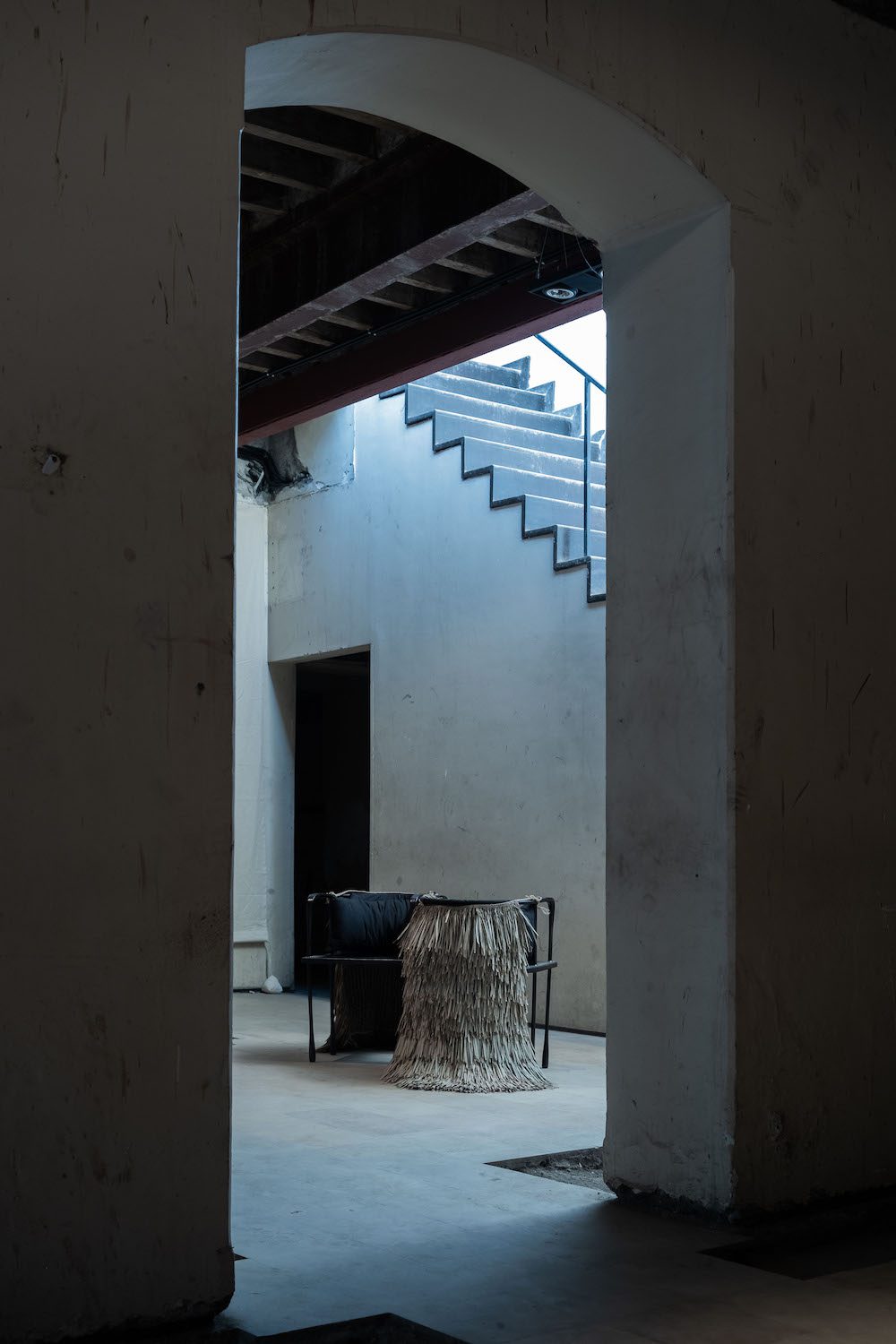 TheInvisibleCollection_AtelierAshieshShah_NagaChair_10