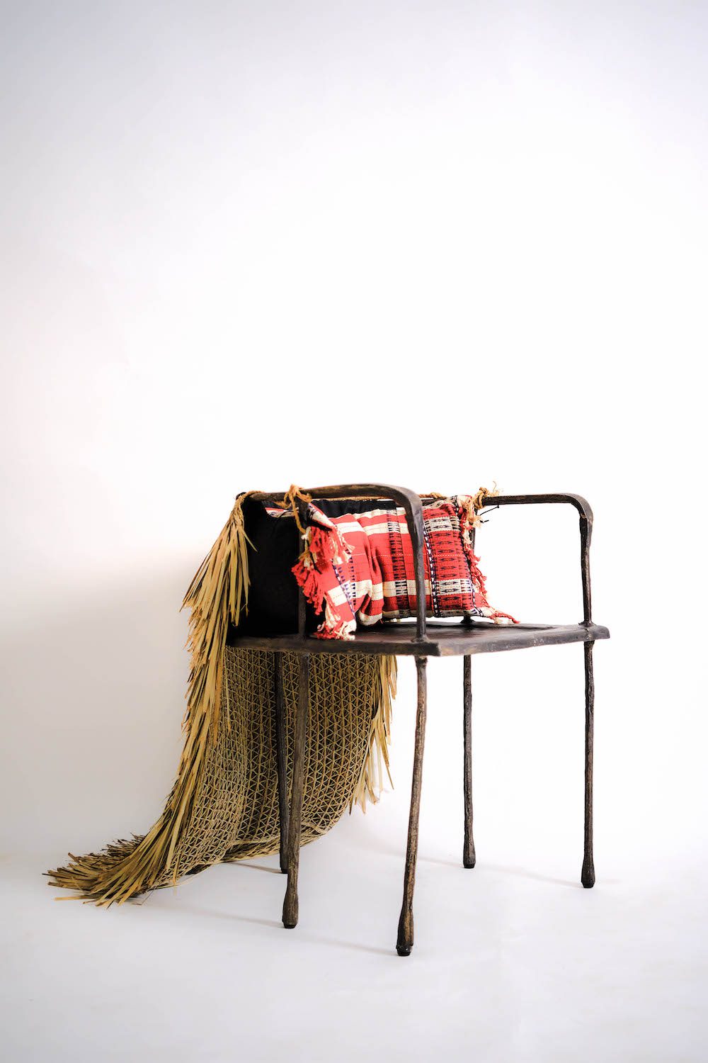 TheInvisibleCollection_AtelierAshieshShah_NagaChair_13
