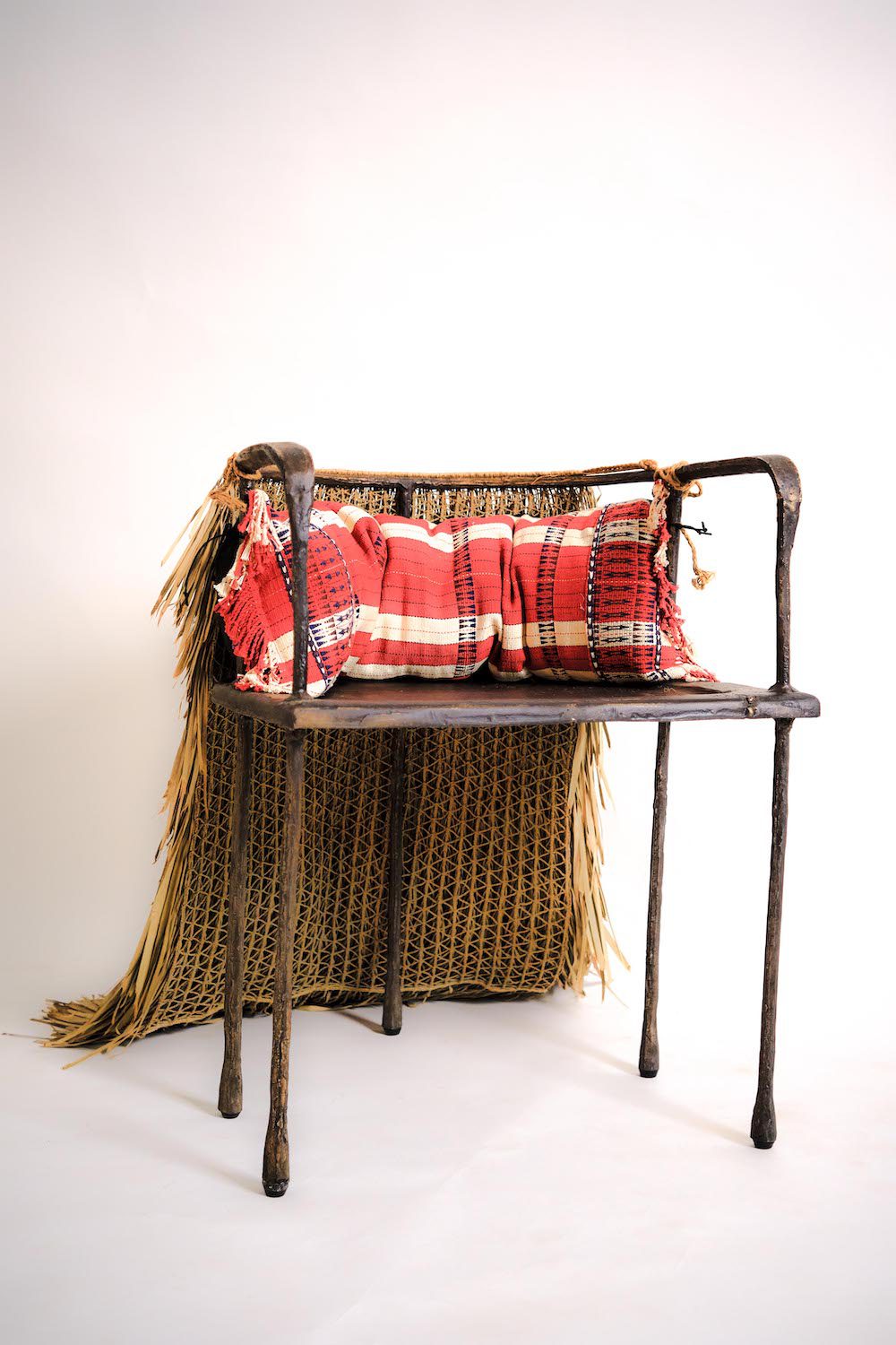 TheInvisibleCollection_AtelierAshieshShah_NagaChair_3