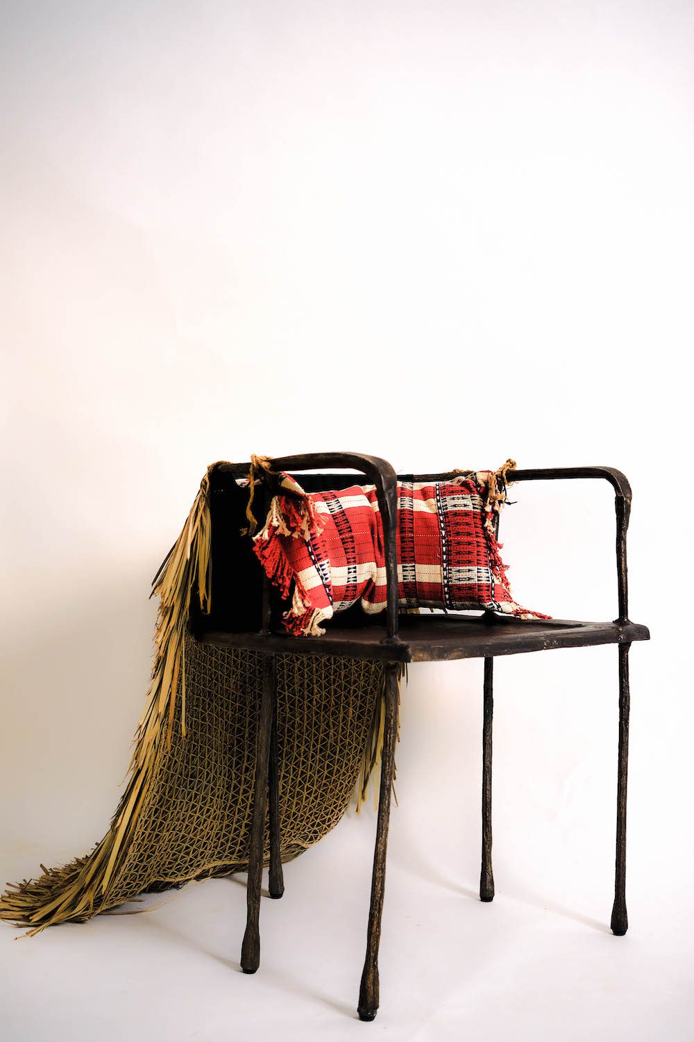 TheInvisibleCollection_AtelierAshieshShah_NagaChair_5
