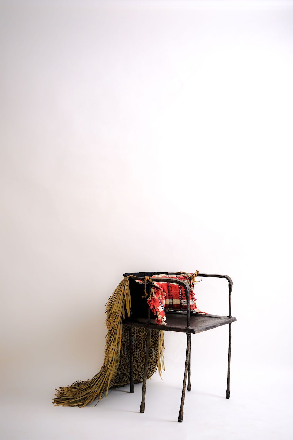TheInvisibleCollection_AtelierAshieshShah_NagaChair_8