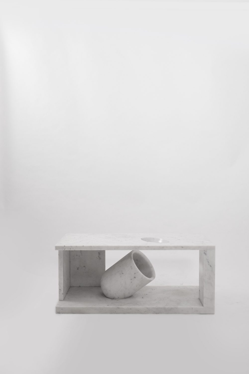 TheInvisibleCollection_AtelierAshieshShah_OculusTable_1