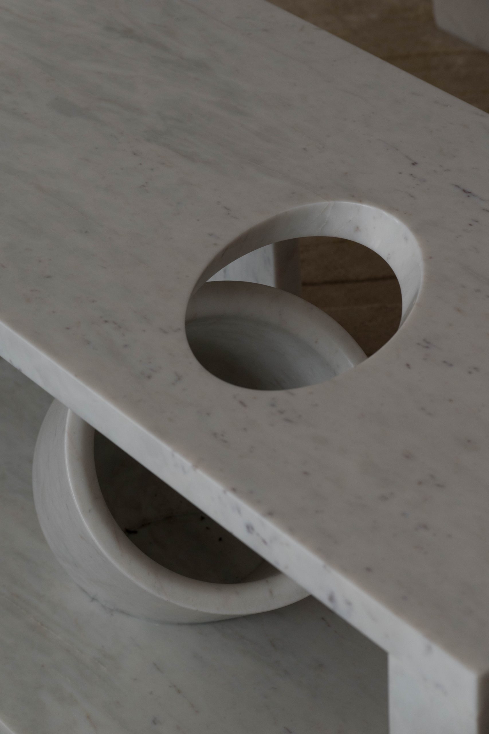 TheInvisibleCollection_AtelierAshieshShah_OculusTable_4