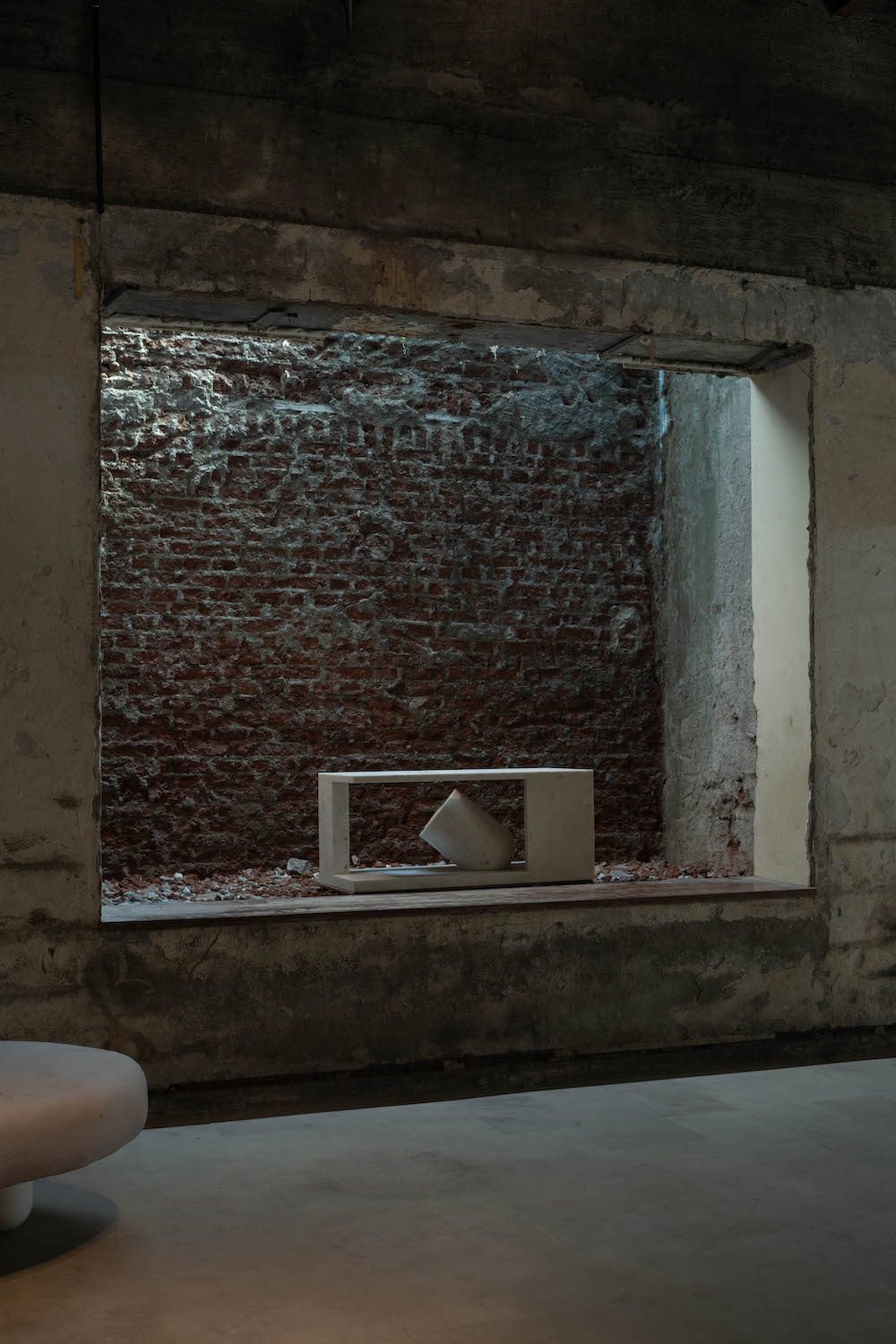 TheInvisibleCollection_AtelierAshieshShah_OculusTable_9