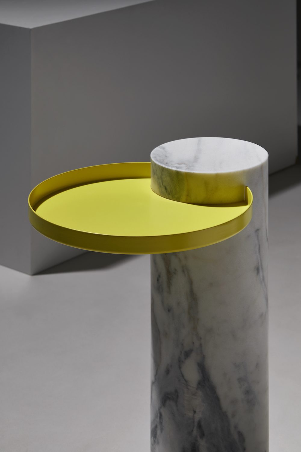 TheInvisibleCollection_LaChance_SaluteMediumWhitePelemarbleYellowNeon_5