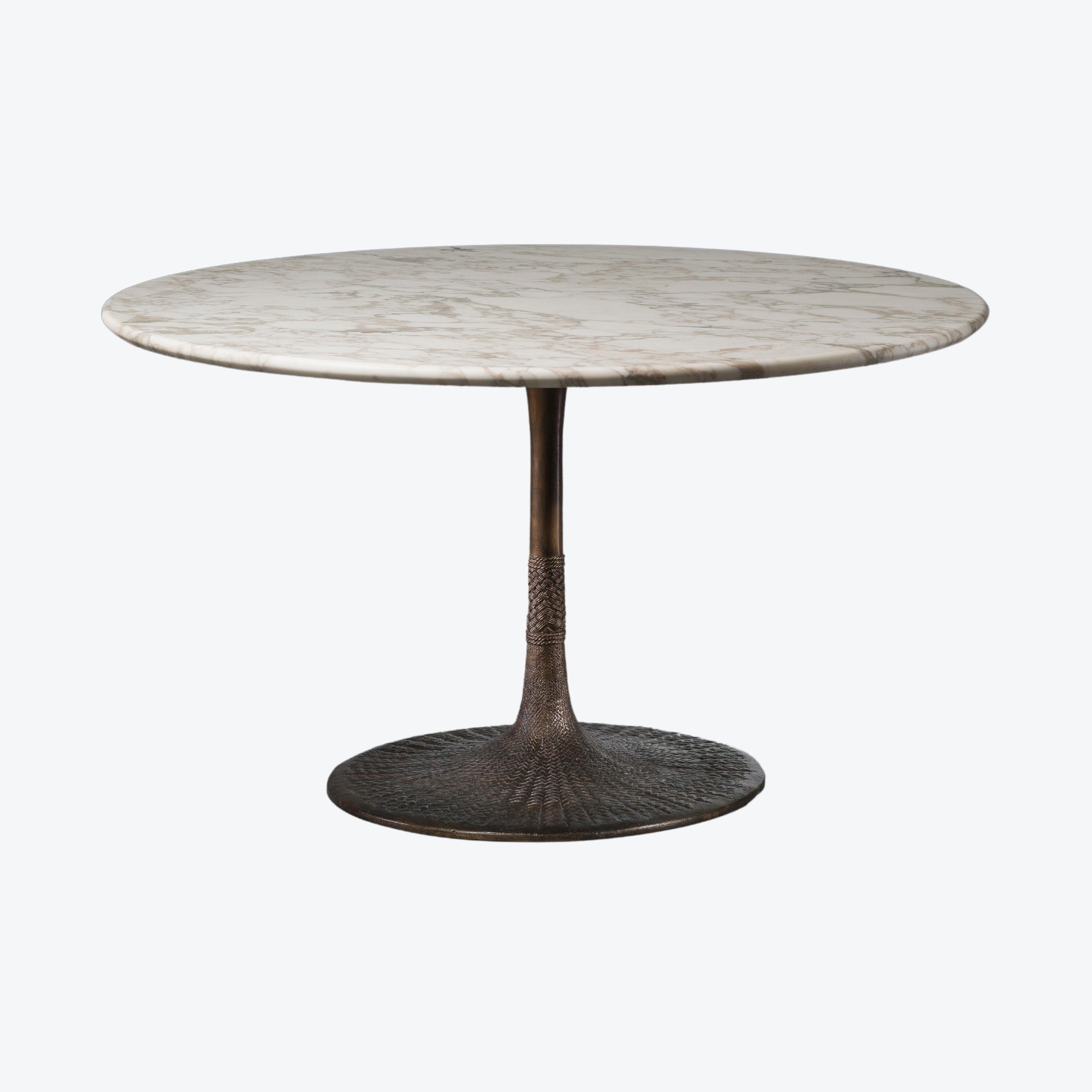 Sothis Dining Table