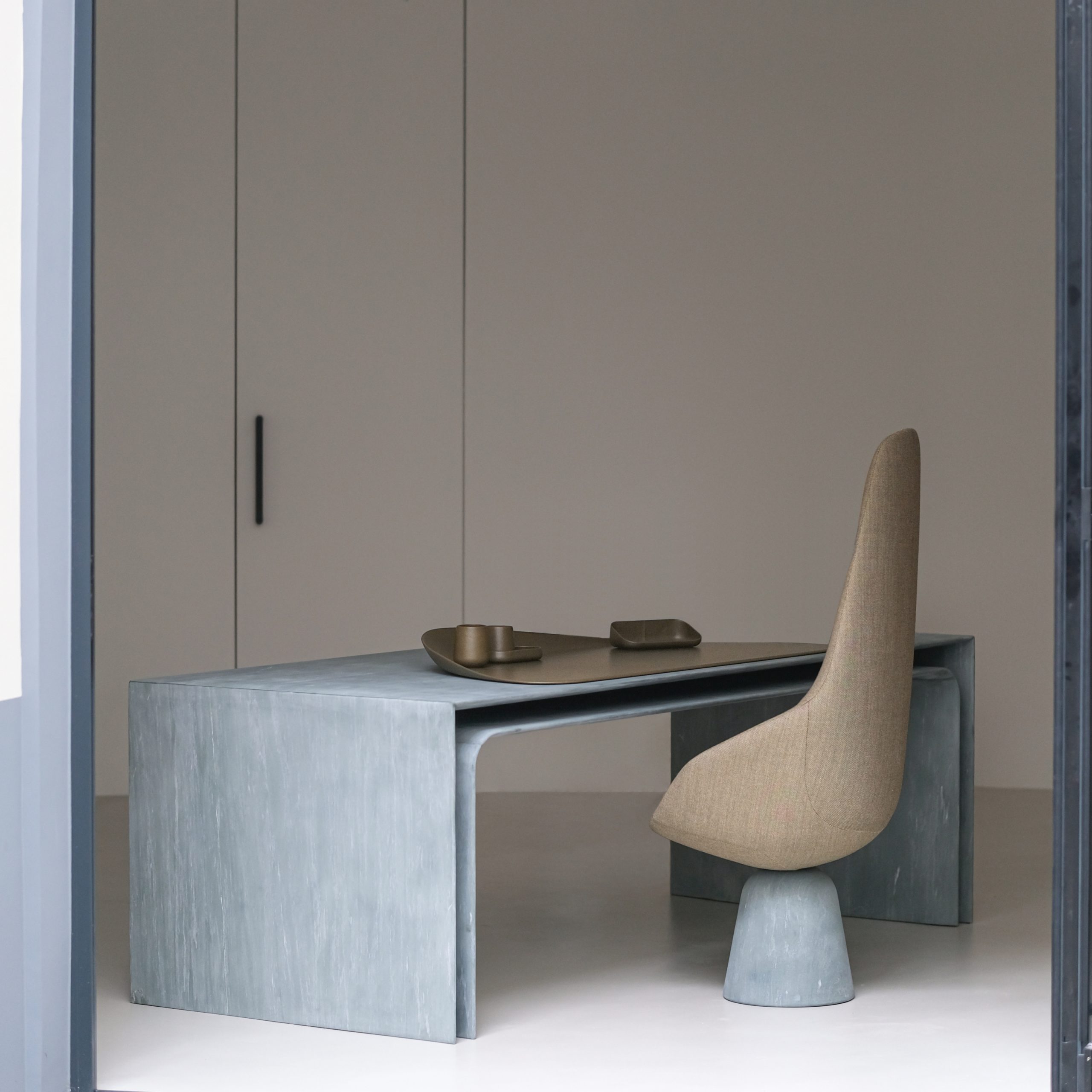 InvisibleCollection_NoéDuchaufourLawrence_RefineDesk_Hover