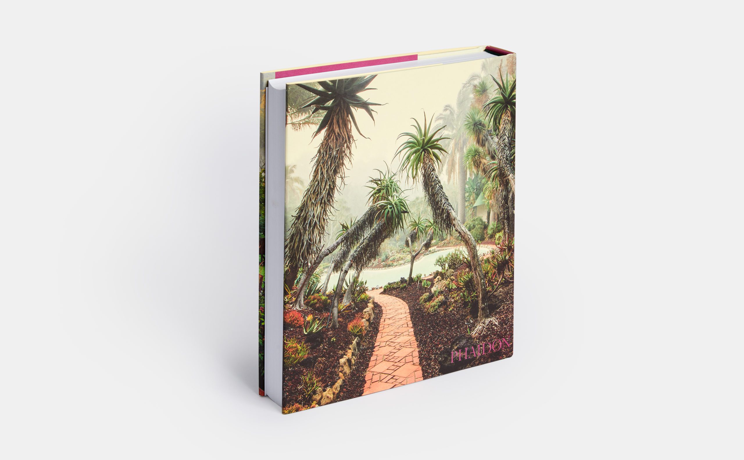 TheInvisibleCollection_Phaidon_HamptonsModern_TheGardenBook_17