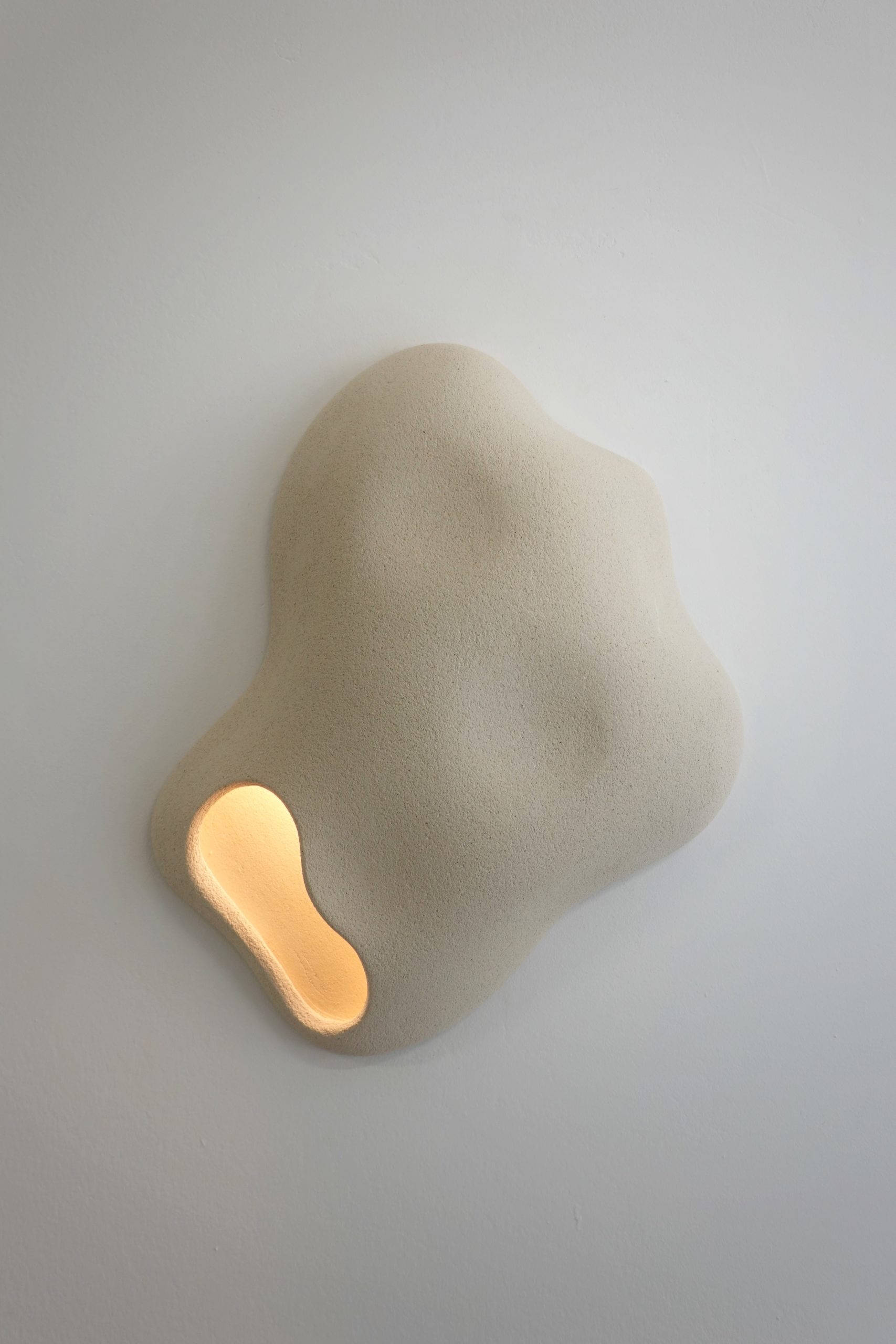 InvisibleCollection_AmandeHaeghen_MaesWallLamp_7