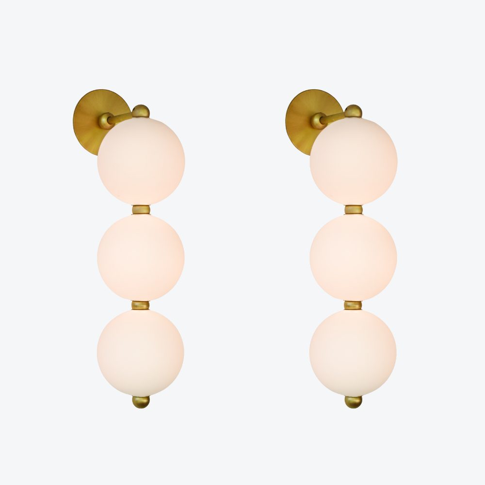 Pair Of Boucle d’Oreille Sconces