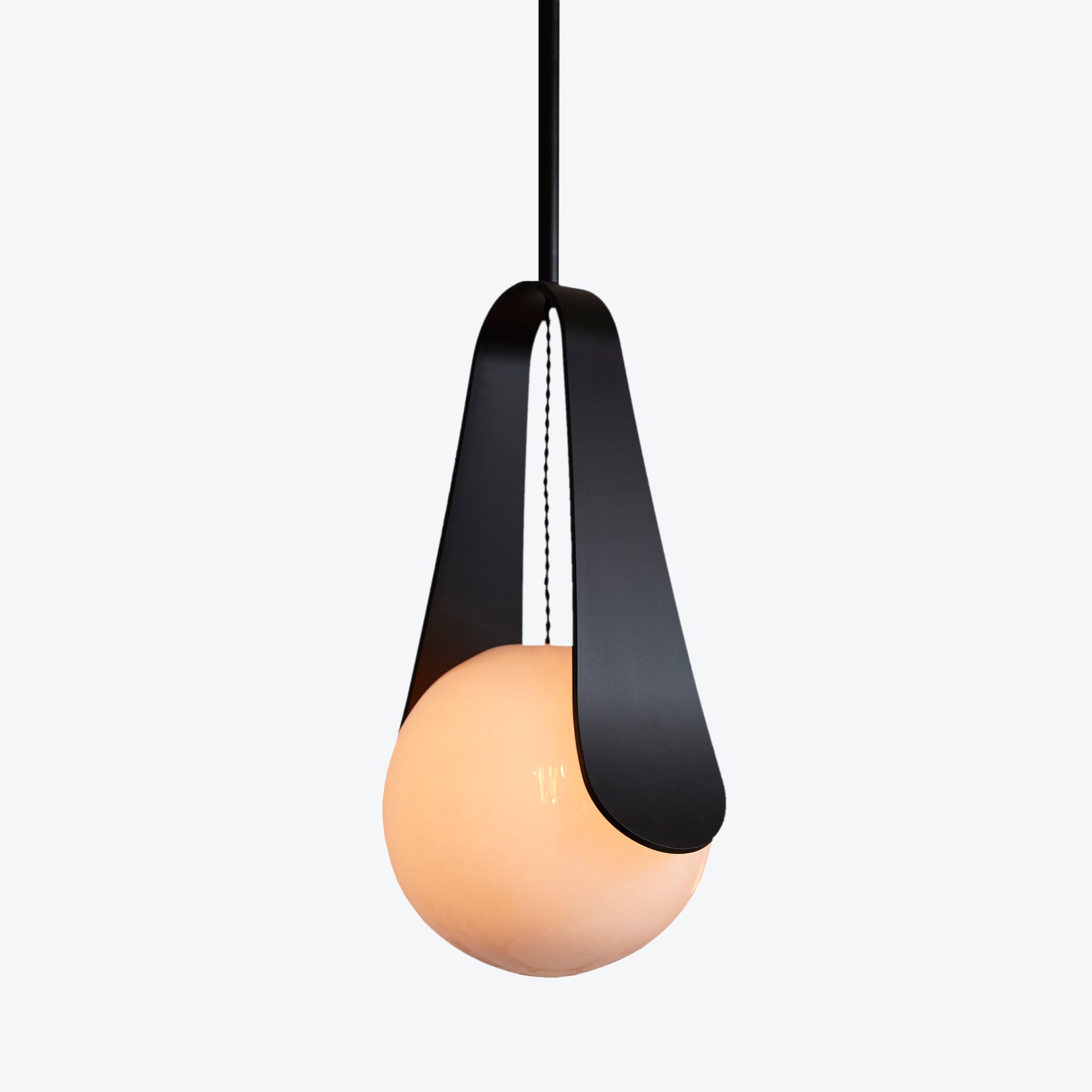 InvisibleCollection_EmmanuelLevetStenne_Suspensions_Elytre_PatinatedBrass_Hover