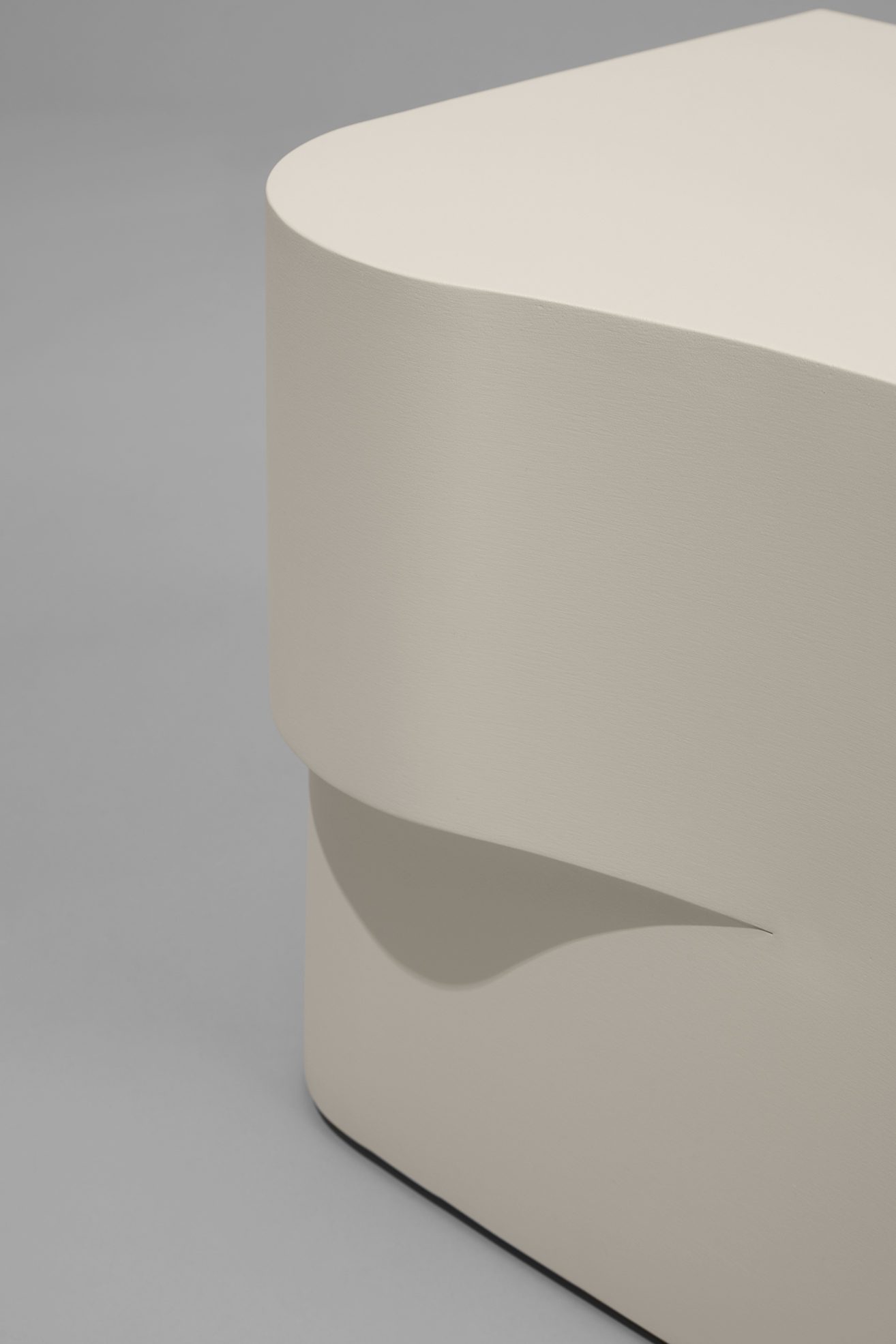 InvisibleCollection_PhilippeHurel_OndeSideTable_5