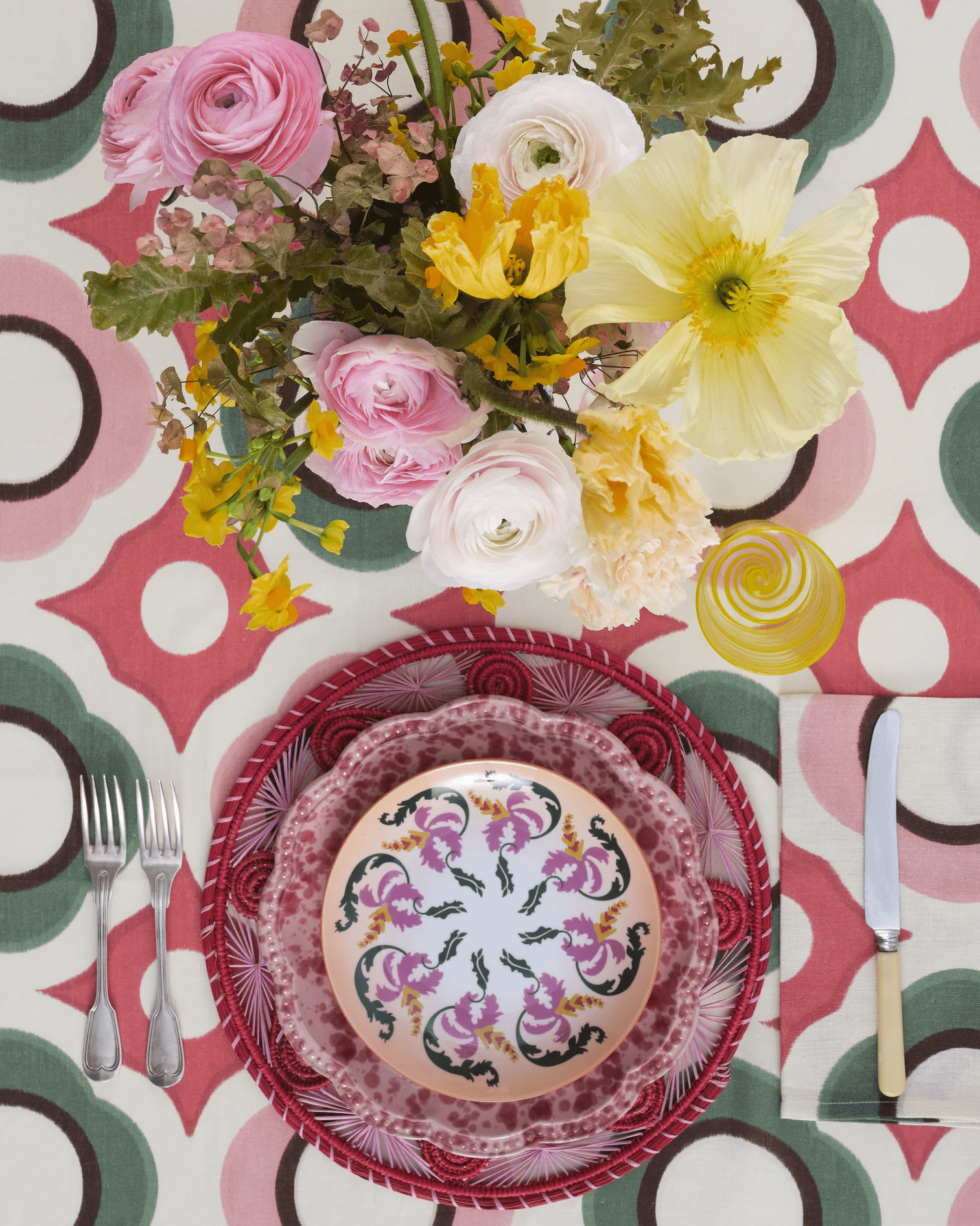 TheInvisibleCollection_Clubroom_CasaCabana_OlgaGinoriDessertPlates_Hover